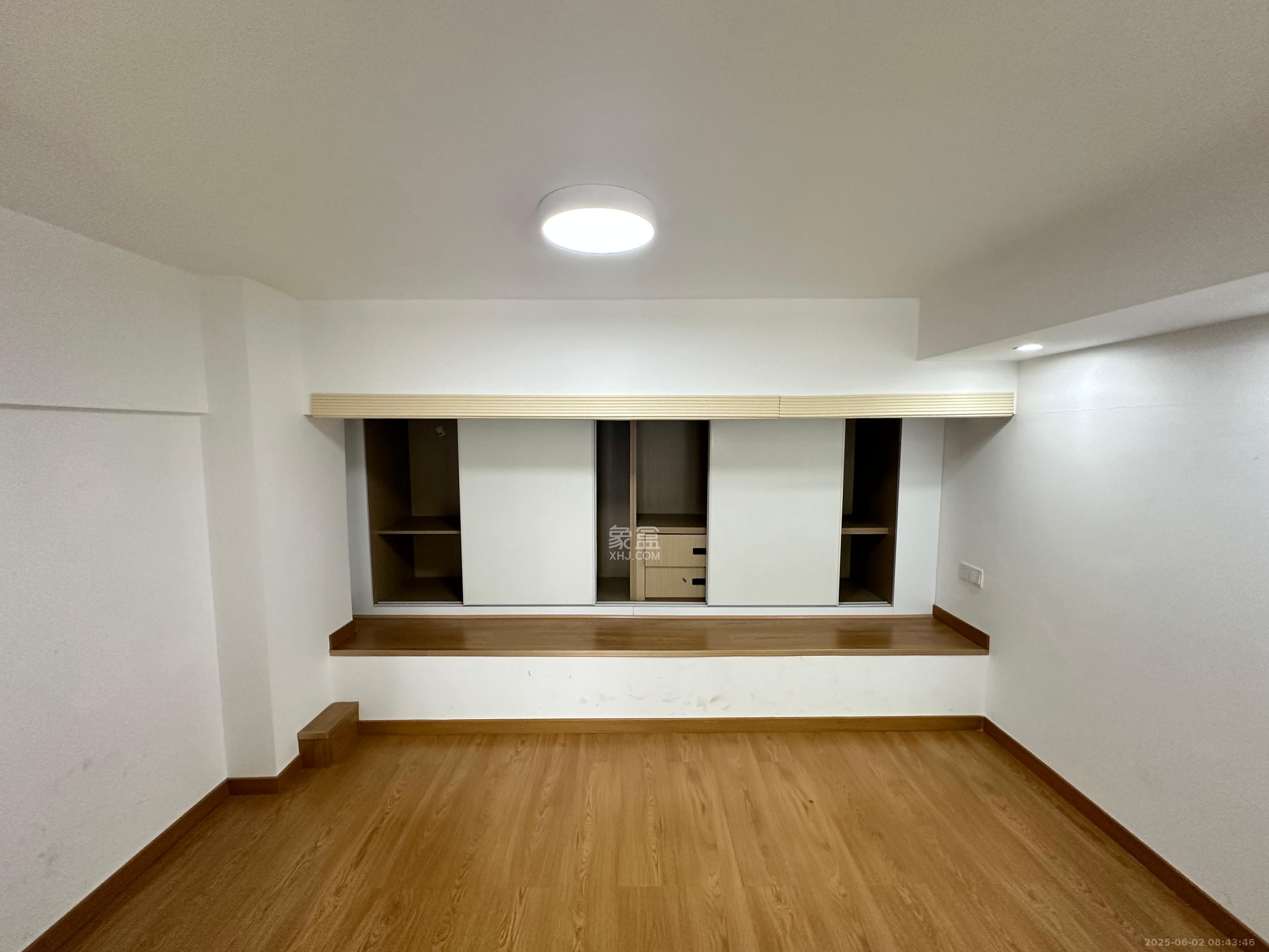 龙湖铂金岛  2室1厅1卫   1800.00元/月室内图