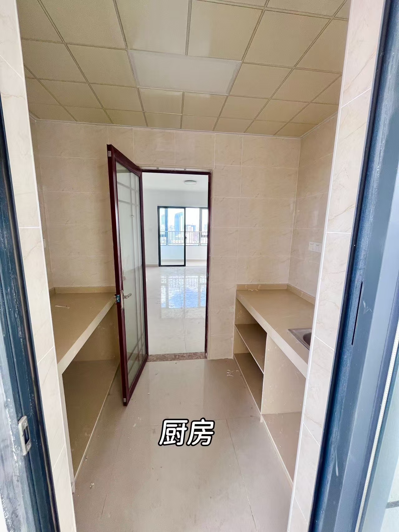 龙城新景  3室2厅2卫   2600.00元/月室内图