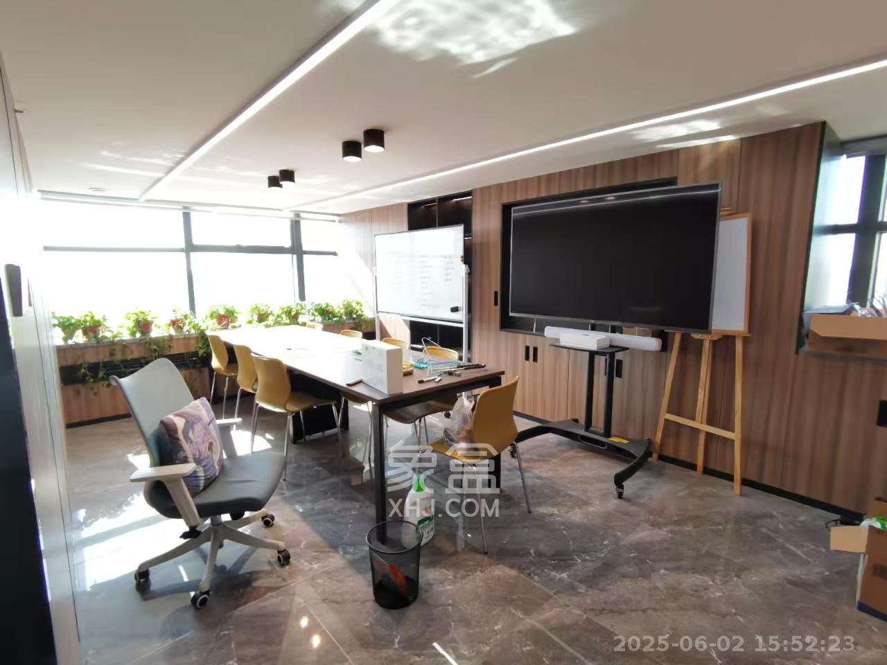 裕天国际商汇中心  4室1厅0卫    5000.0元/月 裕天国际商汇中心  4室1厅0卫    5000.0元/月