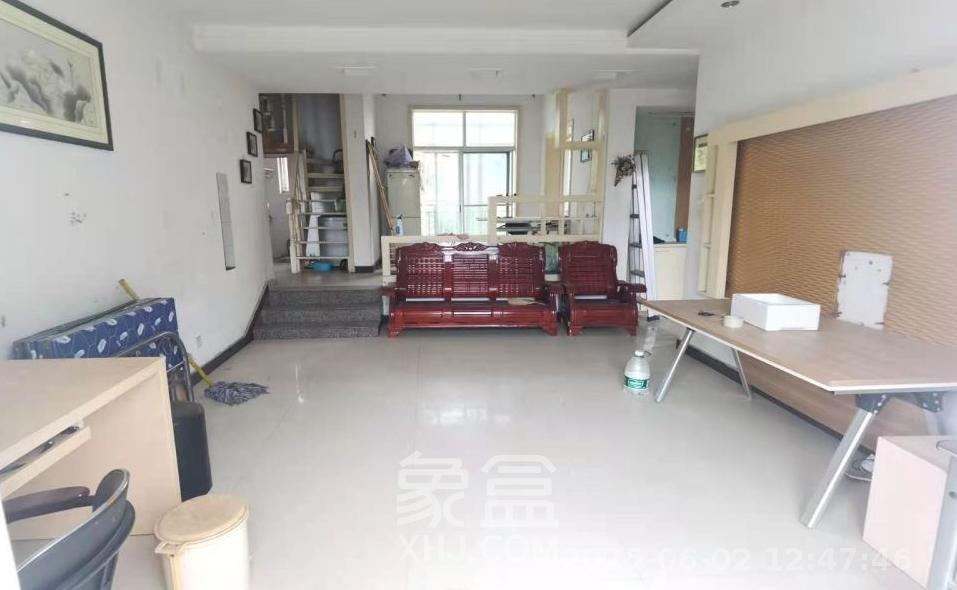 山水人家一二期 3室2厅1卫 1600.0元/月 山水人家一二期 3室2厅1卫 1600.0元/月室内图