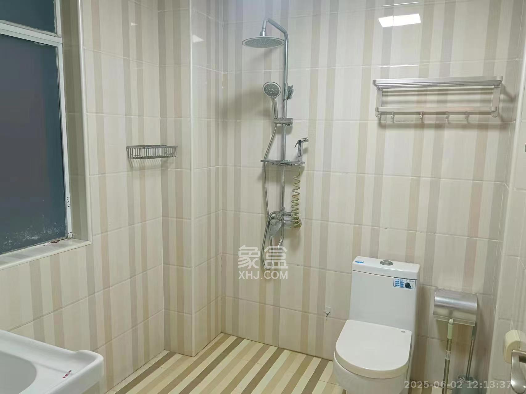 新蕾品阁居 4室2厅2卫 1900.0元/月 新蕾品阁居 4室2厅2卫 1900.0元/月室内图