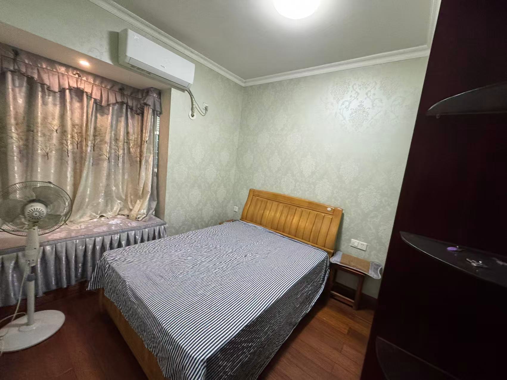 西子莲花 3室2厅1卫 1800.00元/月 西子莲花 3室2厅1卫 1800.00元/月室内图