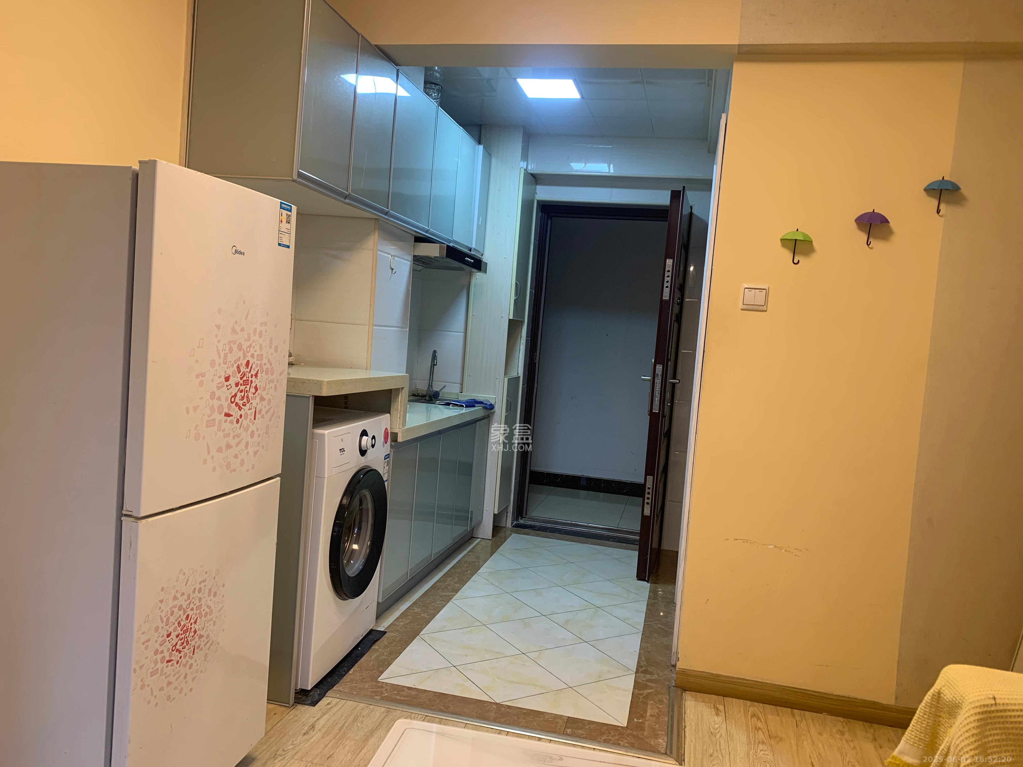 中建芙蓉嘉苑 1室1厅1卫 1100.0元/月 中建芙蓉嘉苑 1室1厅1卫 1100.0元/月室内图