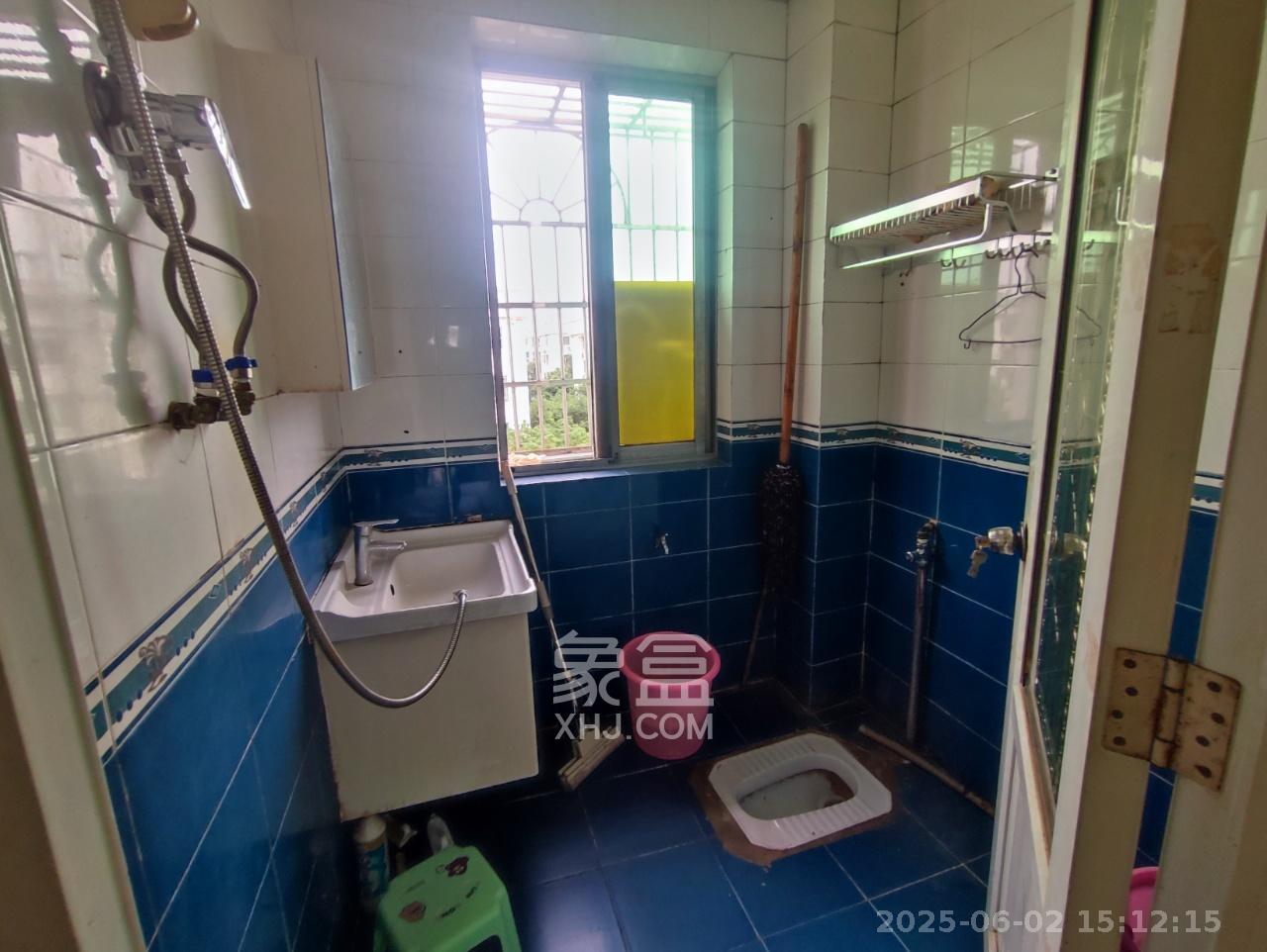 中南汽车世界 3室2厅1卫 1200.0元/月 中南汽车世界 3室2厅1卫 1200.0元/月室内图