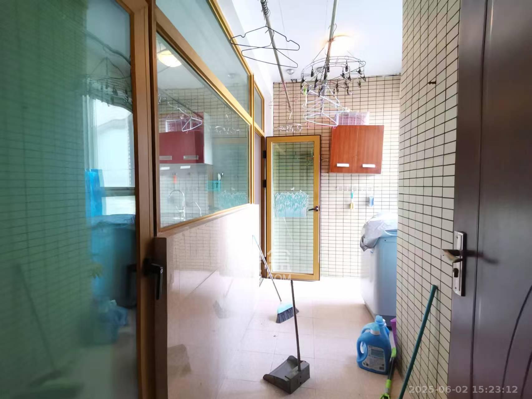 天健芙蓉盛世一期  3室2厅2卫    3400.0元/月 天健芙蓉盛世一期  3室2厅2卫    3400.0元/月室内图