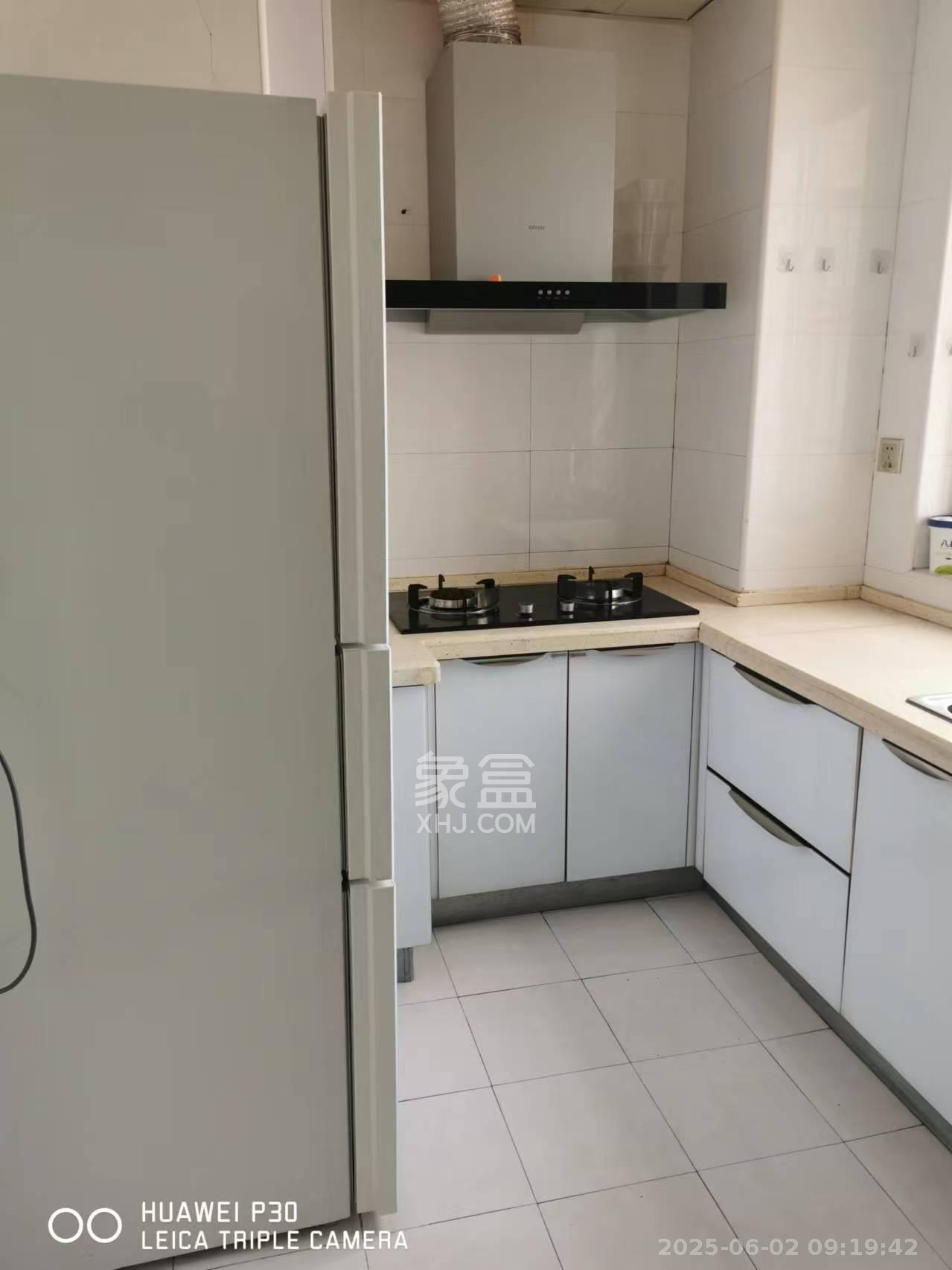 曙光领峰(曙光家园) 1室1厅1卫 2000.0元/月 曙光领峰(曙光家园) 1室1厅1卫 2000.0元/月室内图