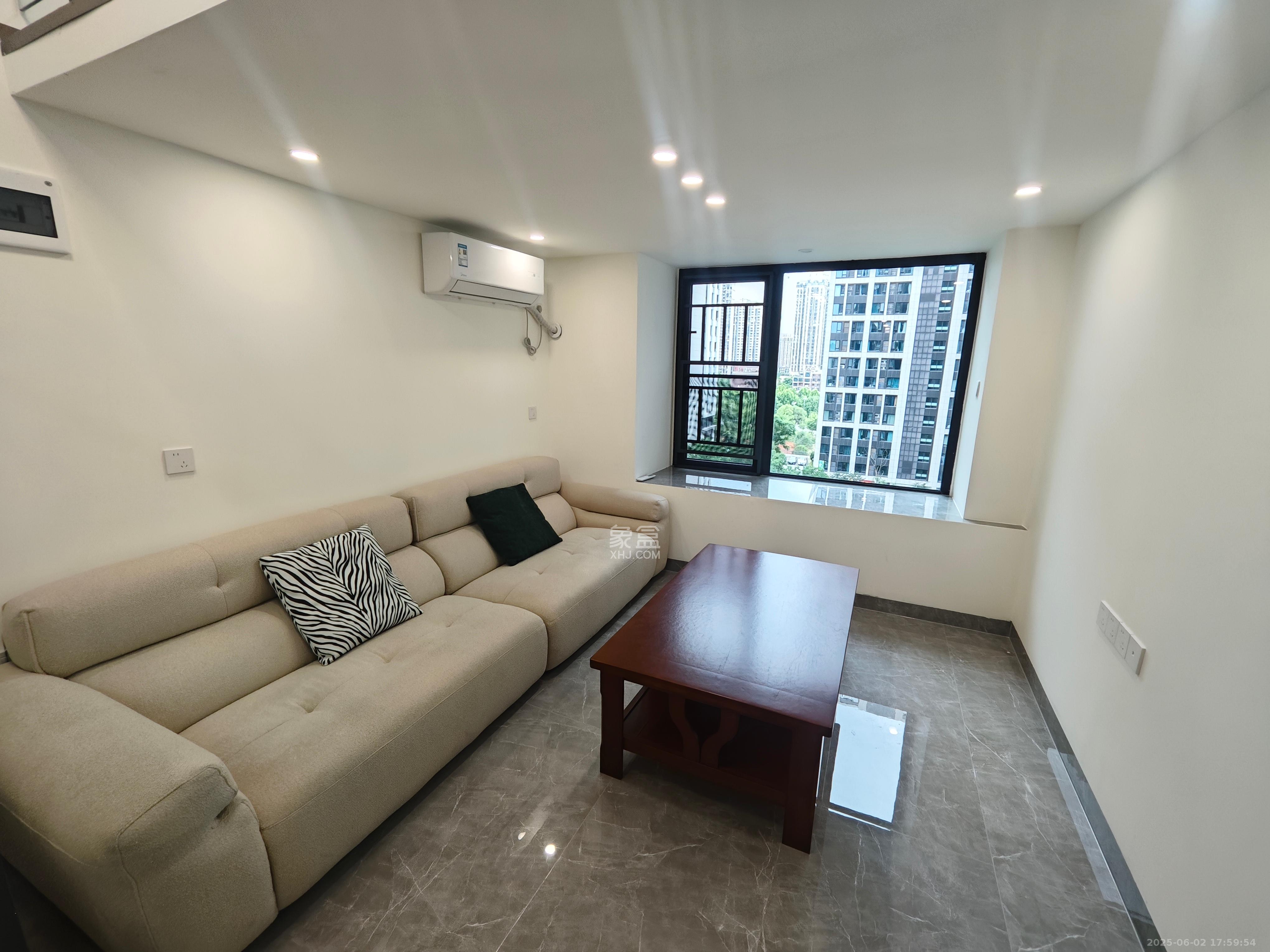 新城悦隽公园  2室1厅1卫    1600.0元/月 新城悦隽公园  2室1厅1卫    1600.0元/月