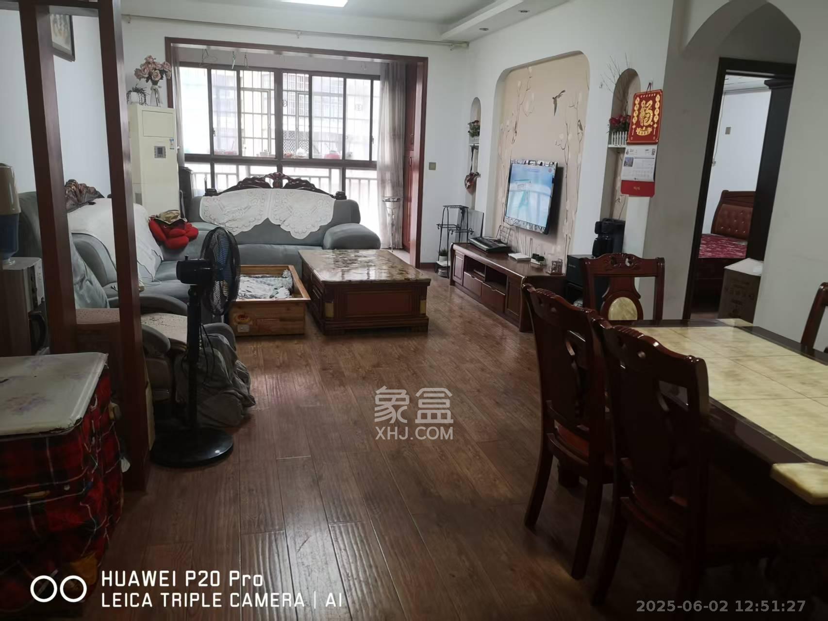 蟠龙欣苑 3室2厅2卫 2000.0元/月 蟠龙欣苑 3室2厅2卫 2000.0元/月室内图