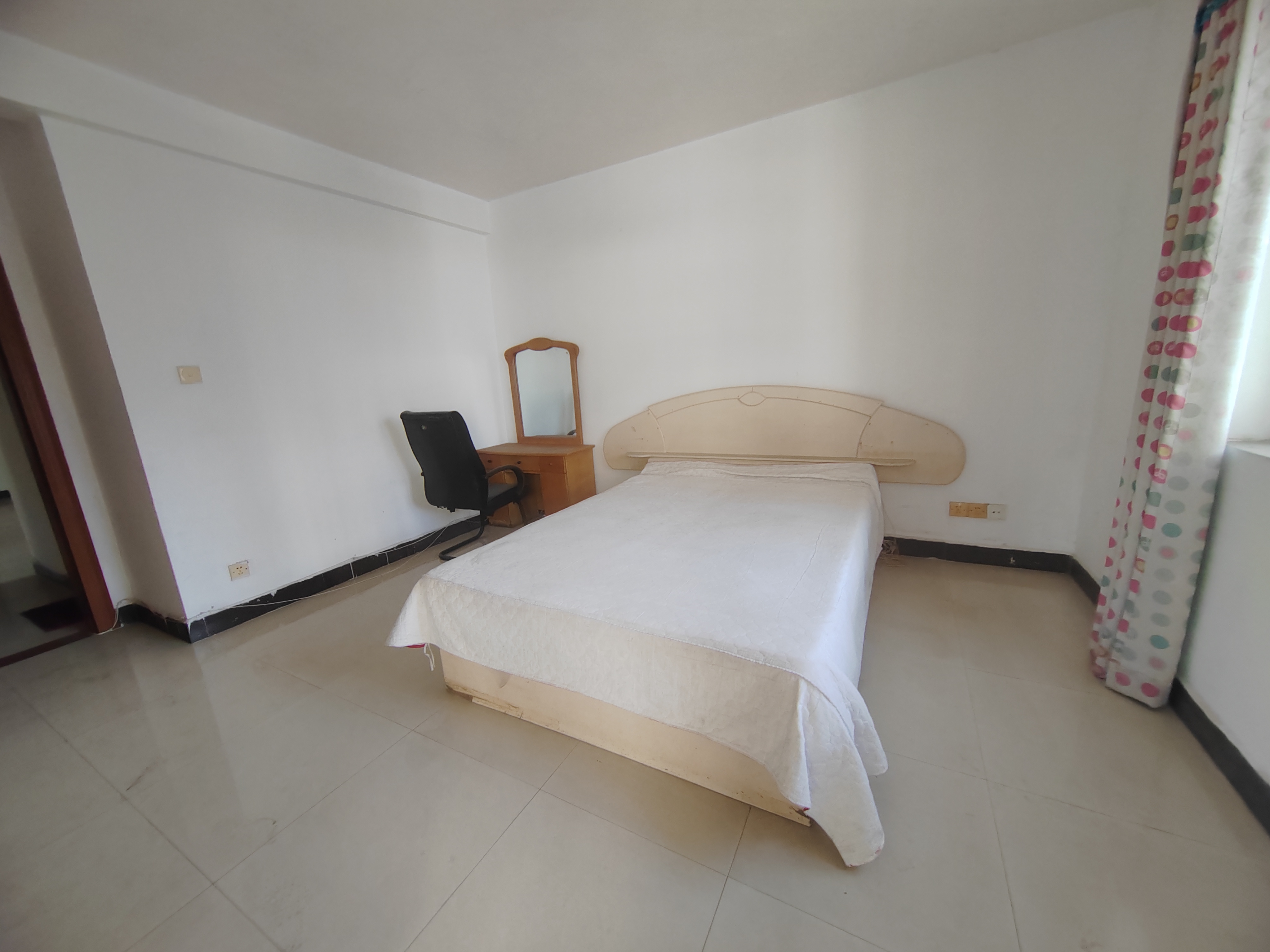 国托公寓 2室2厅1卫 1800.0元/月 国托公寓 2室2厅1卫 1800.0元/月室内图