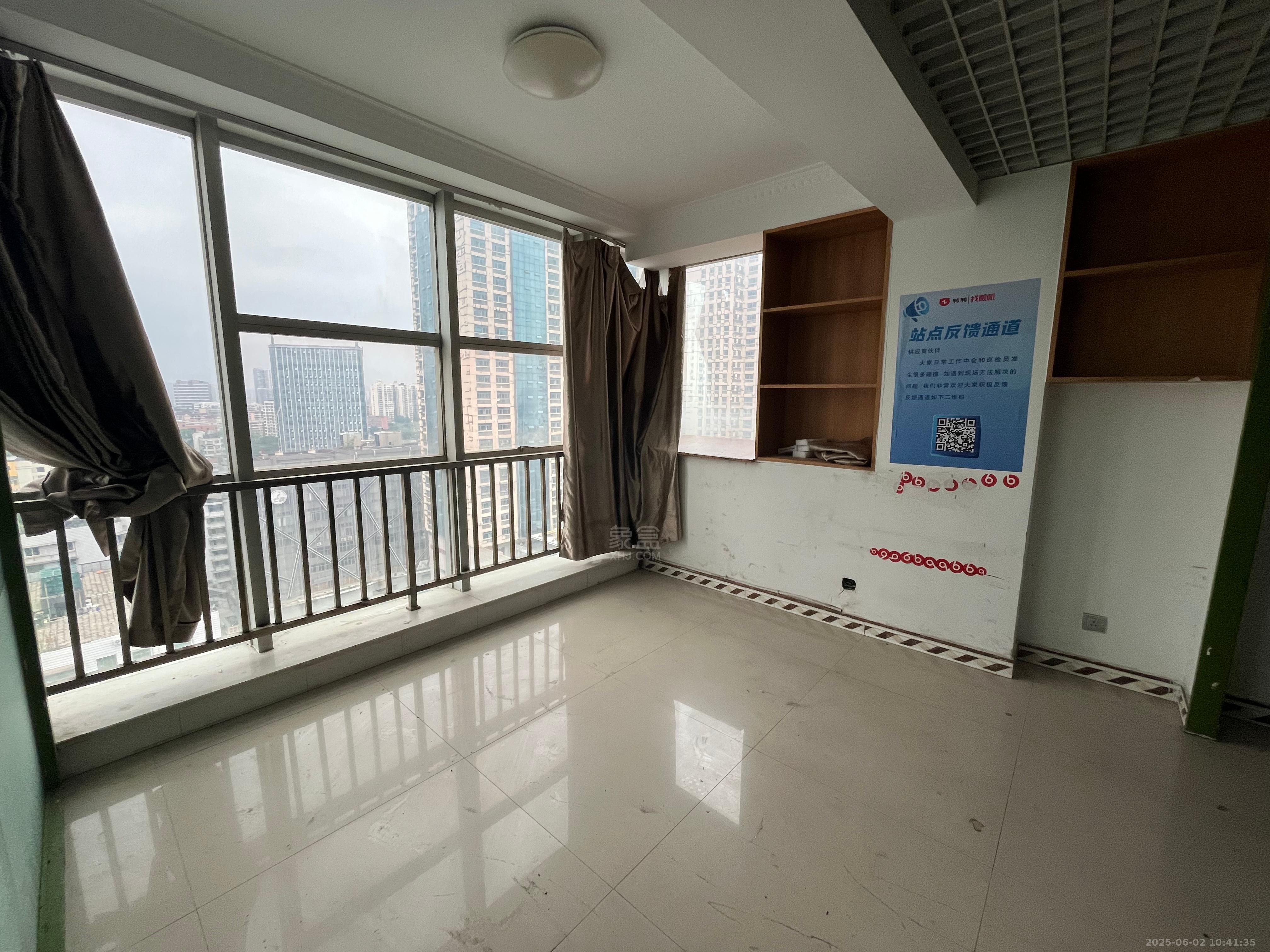 家润多 1室1厅1卫 2300.0元/月 家润多 1室1厅1卫 2300.0元/月室内图