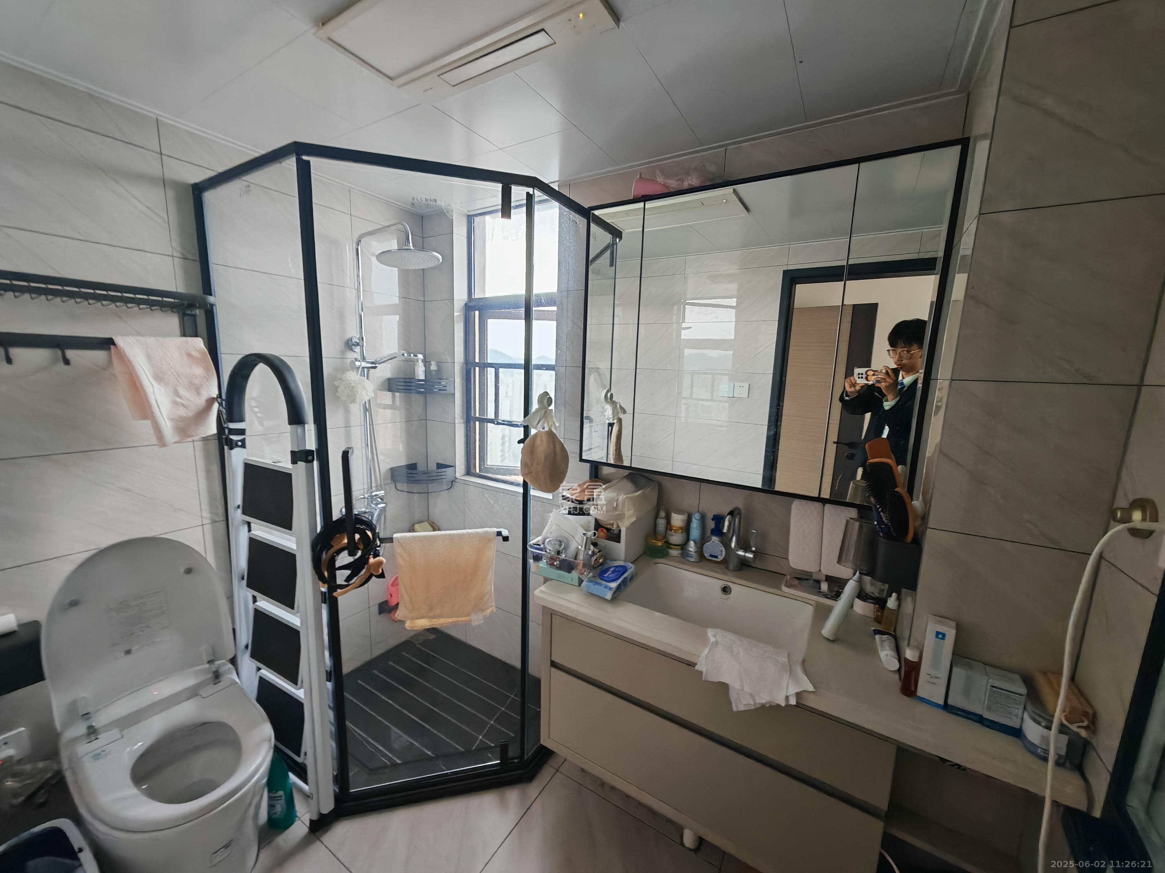 卓越浅水湾  4室1厅2卫   4200.00元/月室内图
