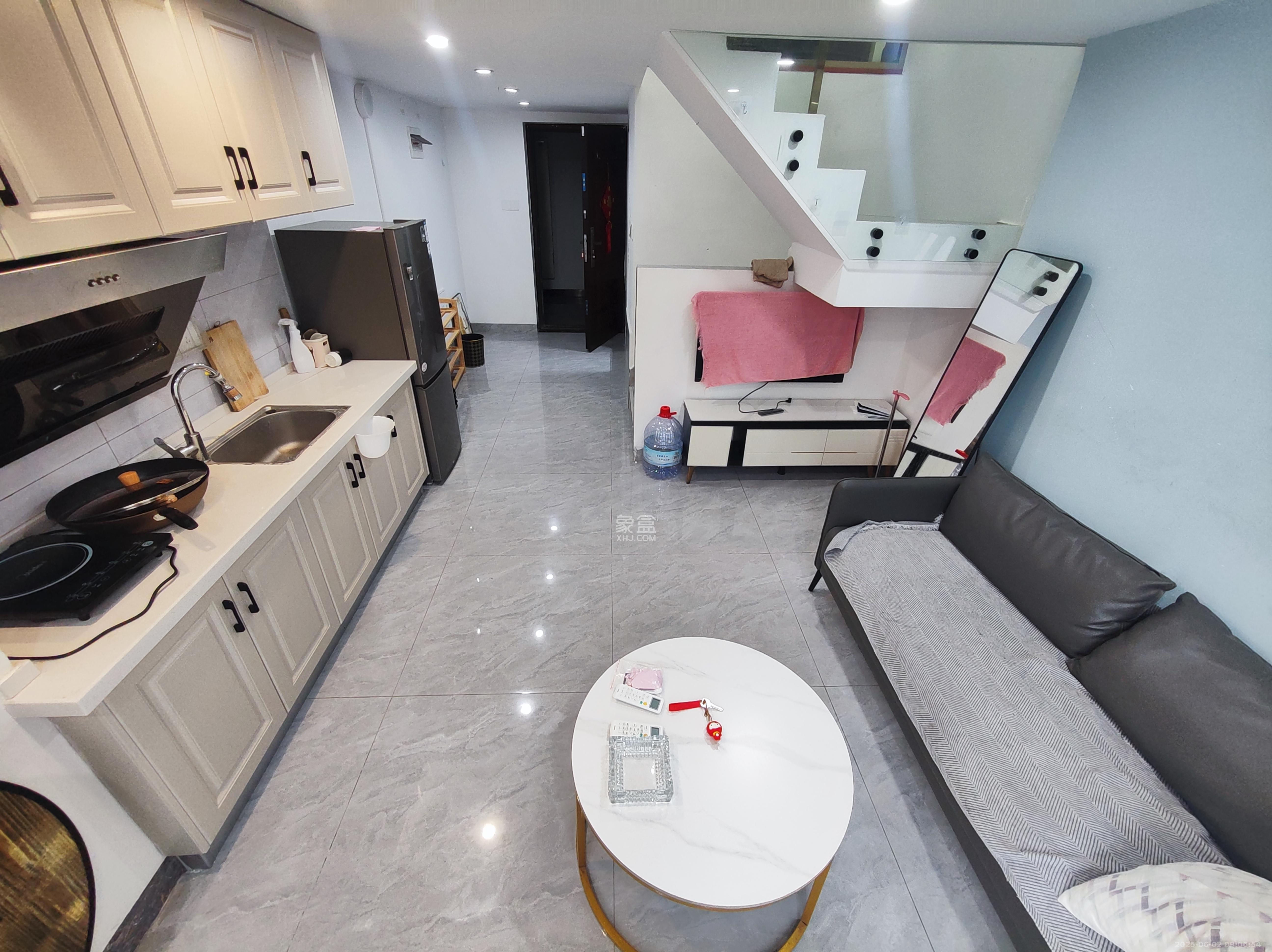 天麓轻奢国际 2室1厅1卫 1750.0元/月 天麓轻奢国际 2室1厅1卫 1750.0元/月室内图