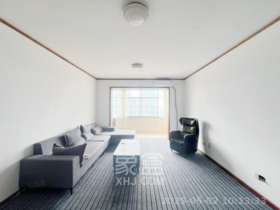 雄踞都市东家 1室0厅0卫 2400.0元/月 雄踞都市东家 1室0厅0卫 2400.0元/月室内图