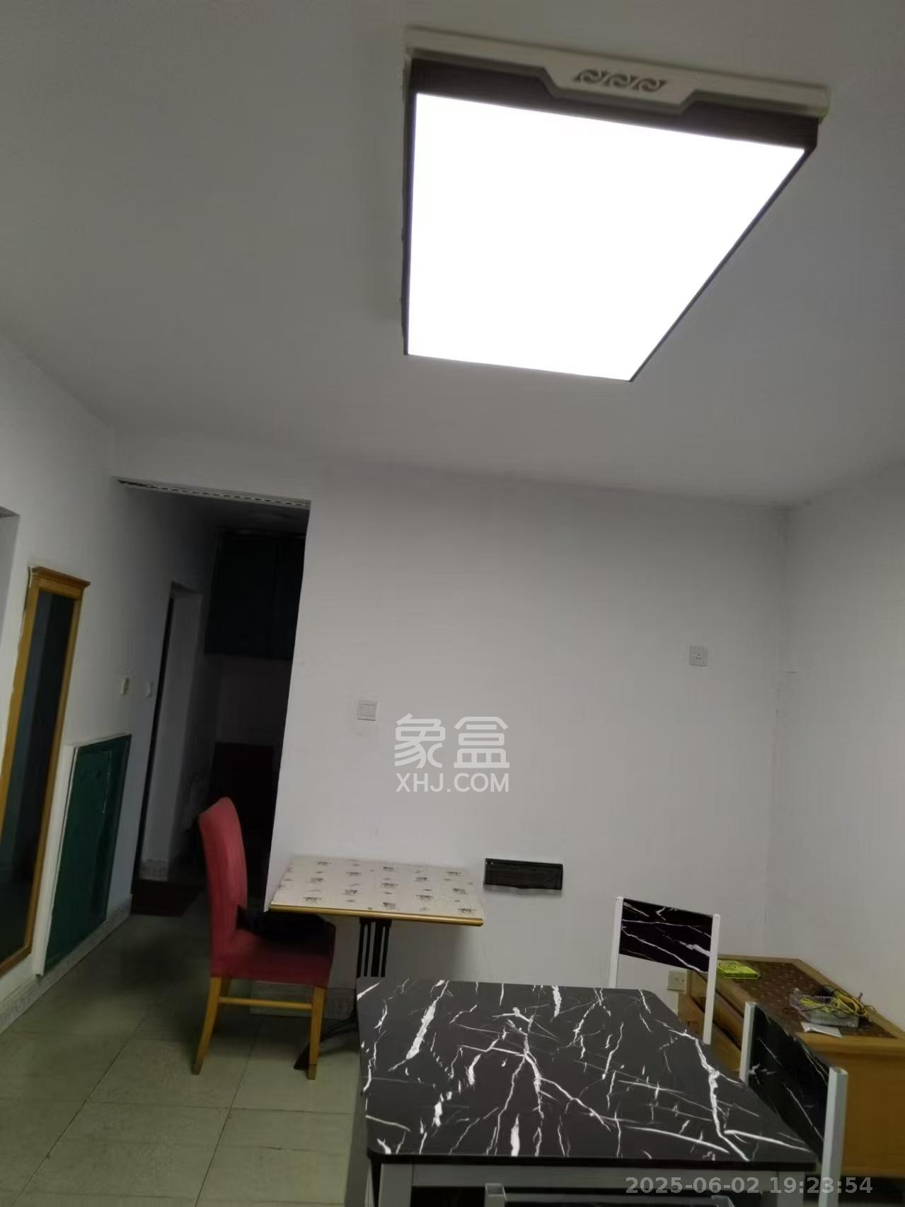 化油器厂宿舍  2室1厅1卫   1800.00元/月室内图