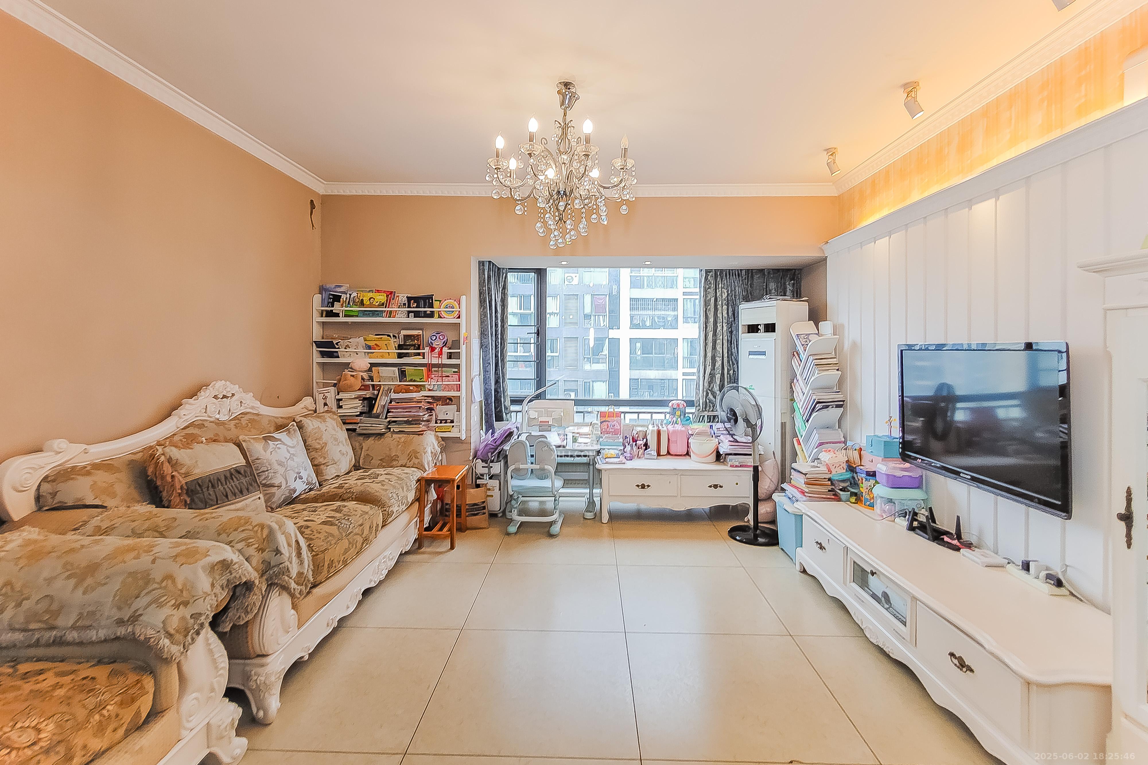 格蓝康都  3室2厅2卫    98.8万 格蓝康都  3室2厅2卫    98.8万客厅