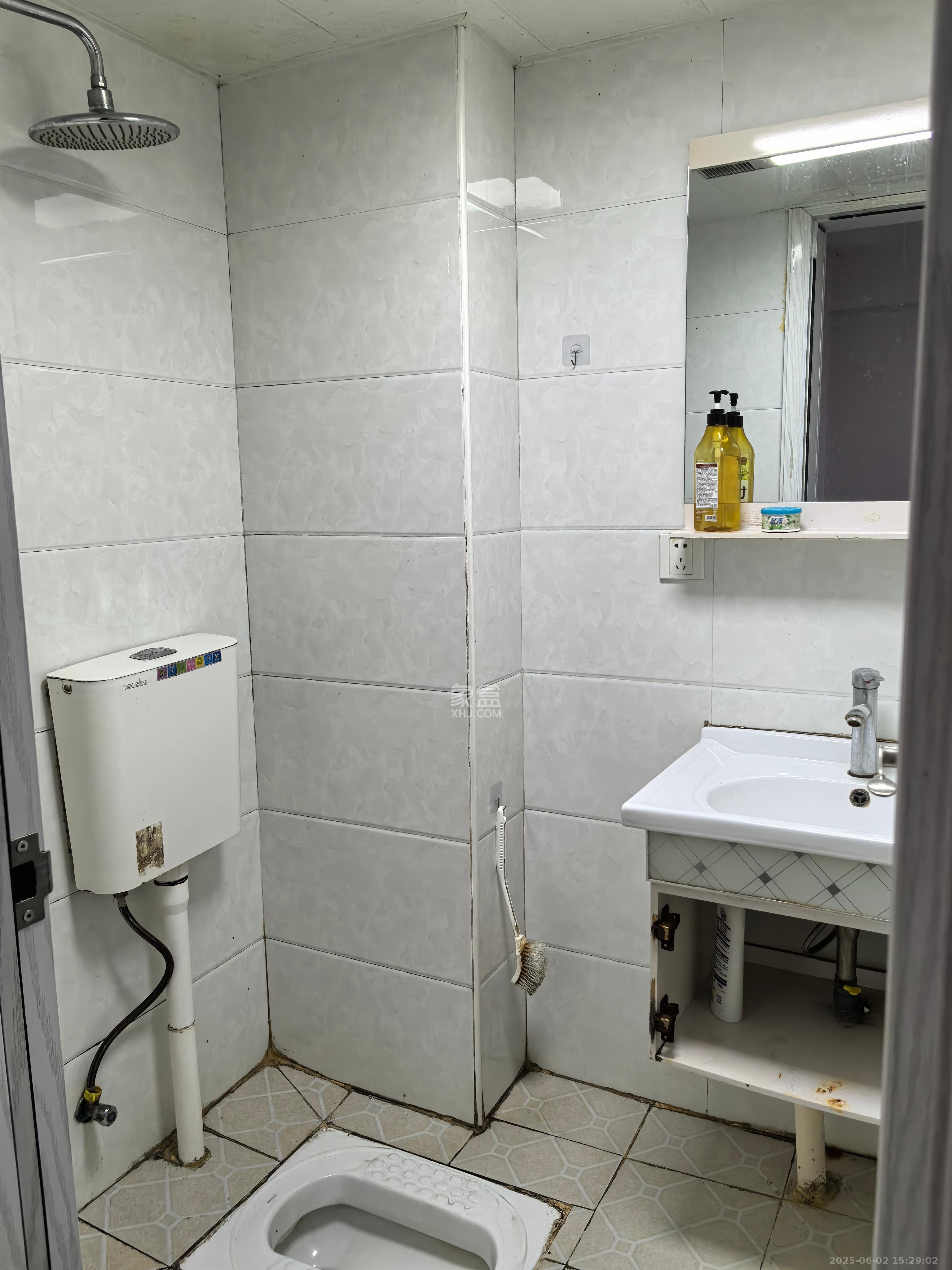 中欣楚天雅郡  2室1厅1卫    1500.0元/月 中欣楚天雅郡  2室1厅1卫    1500.0元/月室内图