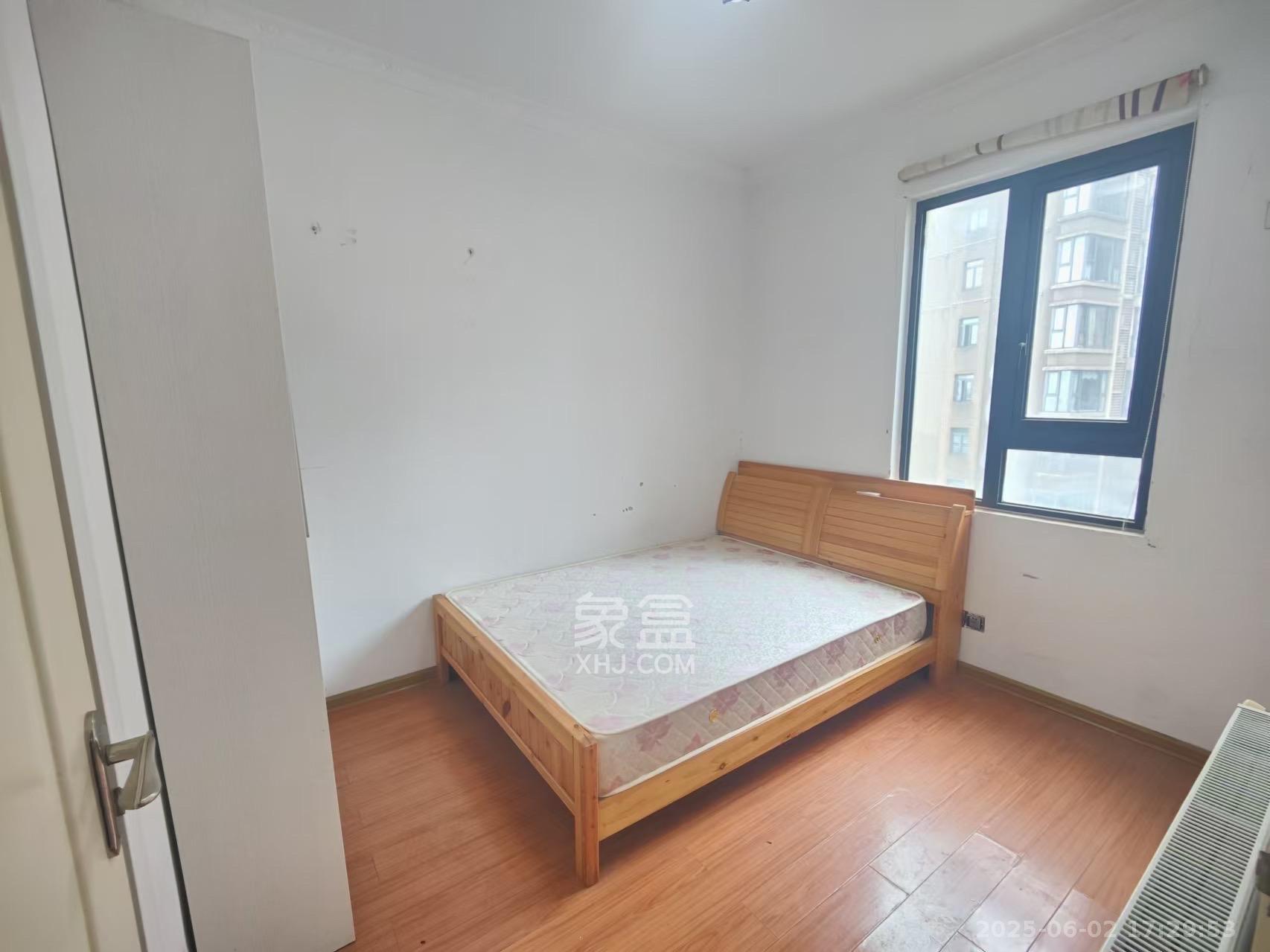 藏珑湖上国际花园 2室2厅1卫 2600.0元/月 藏珑湖上国际花园 2室2厅1卫 2600.0元/月室内图