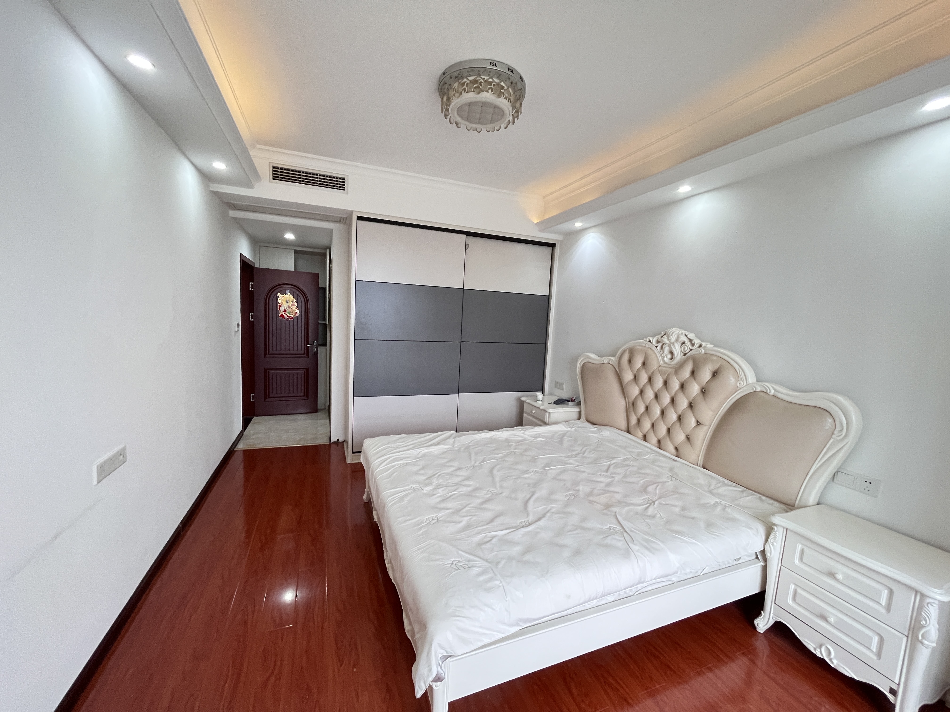 维港御景湾 3室2厅2卫 1800.0元/月 维港御景湾 3室2厅2卫 1800.0元/月室内图