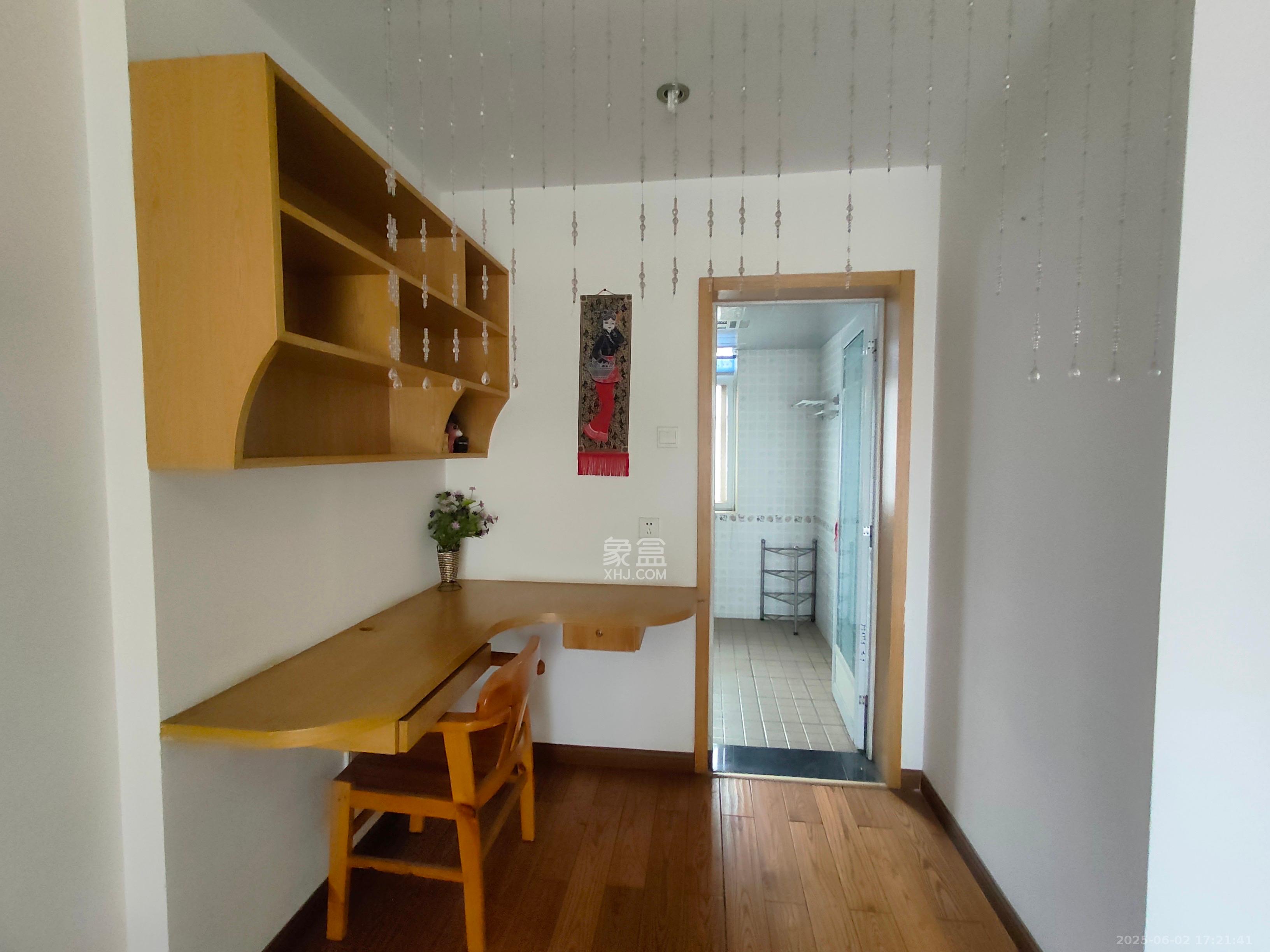 星城国际  3室2厅2卫   1800.00元/月室内图
