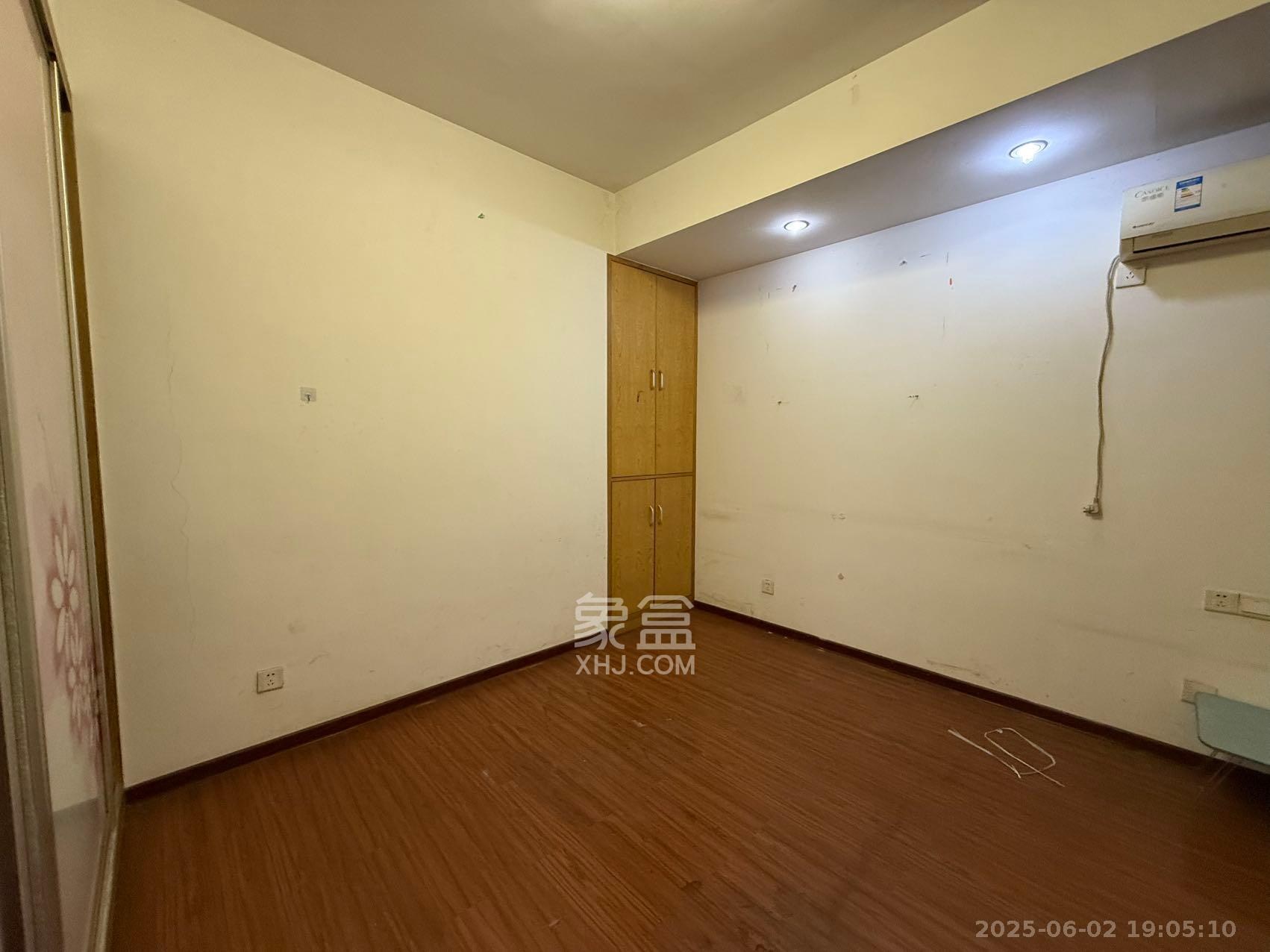 红星国际星城 1室1厅1卫 1600.0元/月 红星国际星城 1室1厅1卫 1600.0元/月室内图