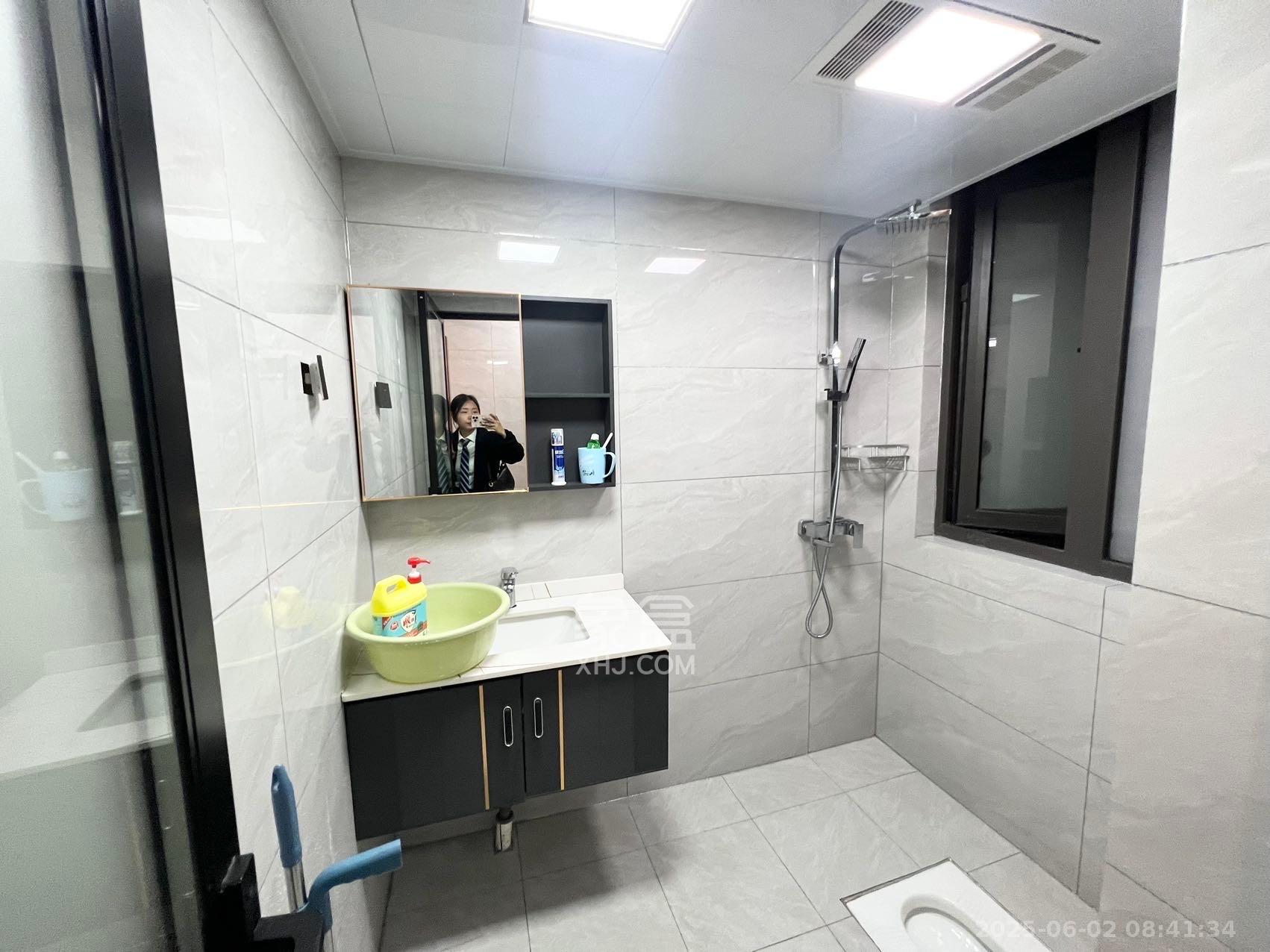东合新苑  3室2厅2卫   2800.00元/月室内图