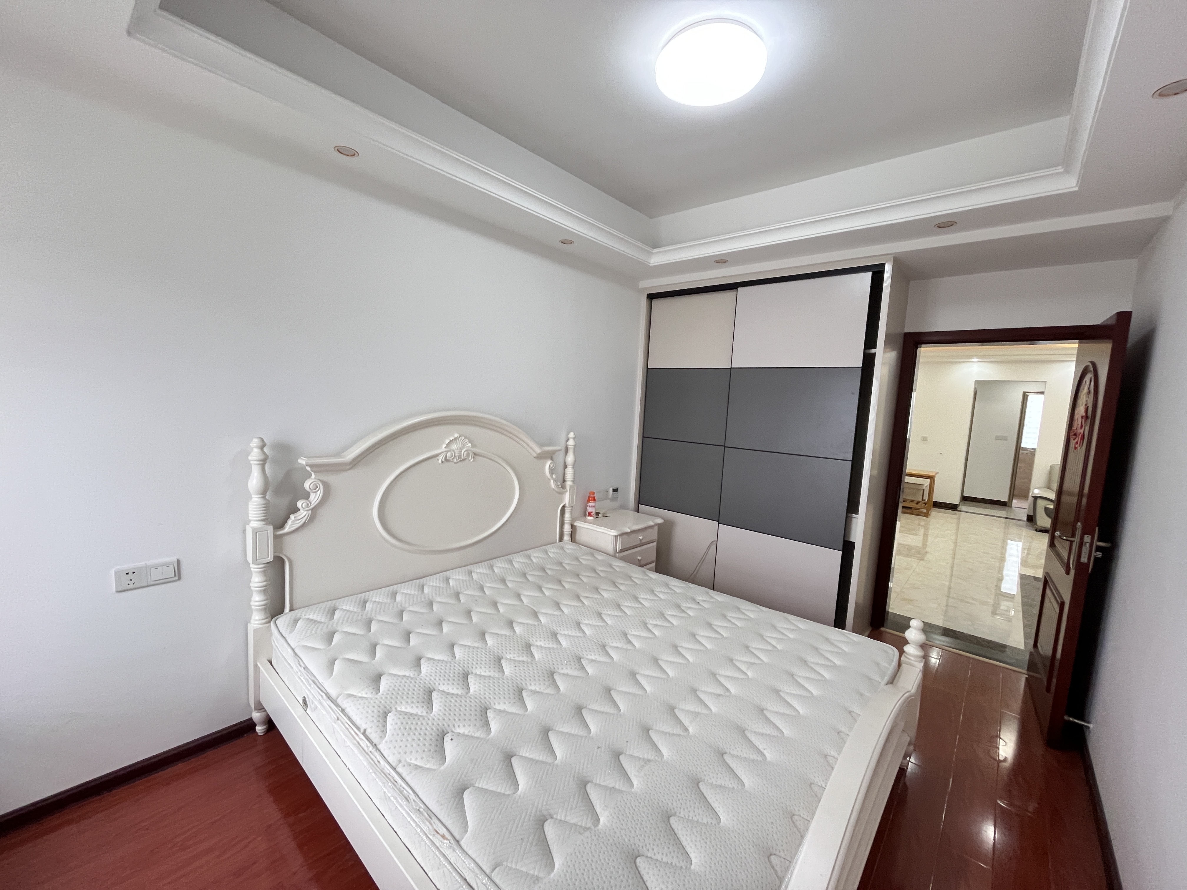 维港御景湾 3室2厅2卫 1800.0元/月 维港御景湾 3室2厅2卫 1800.0元/月室内图