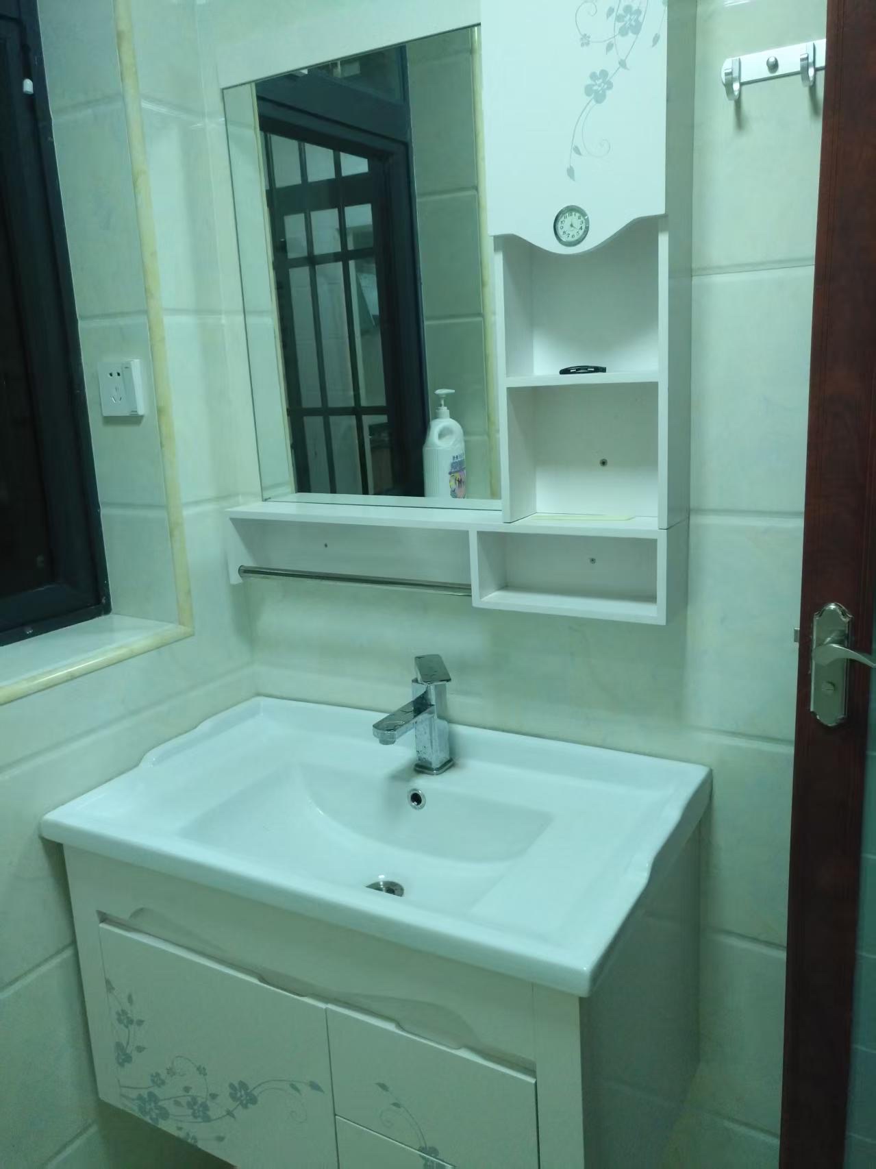 昌茂水木清华  3室2厅1卫    2800.0元/月 昌茂水木清华  3室2厅1卫    2800.0元/月室内图