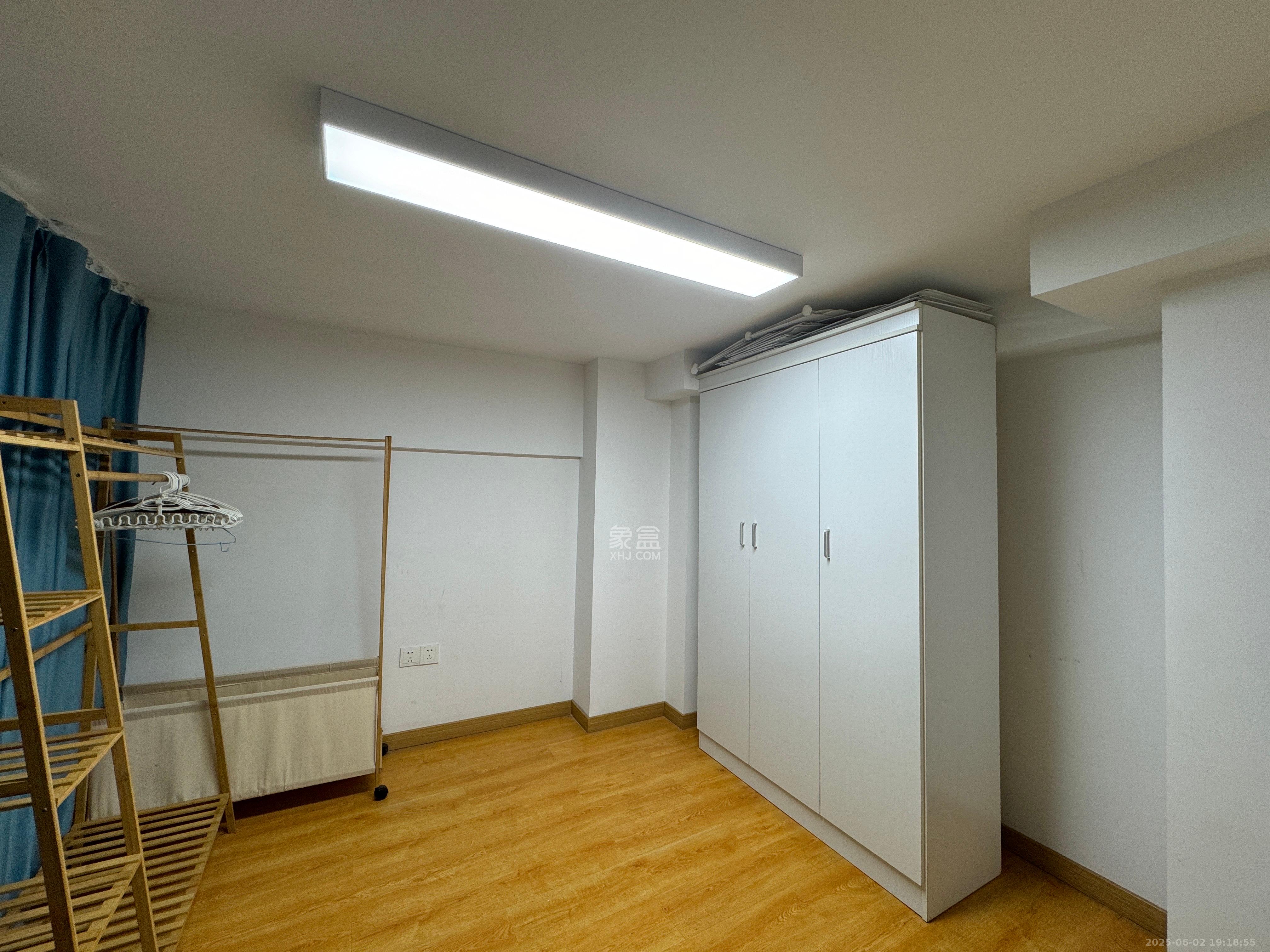 华润翡翠府  2室1厅1卫   1600.00元/月室内图