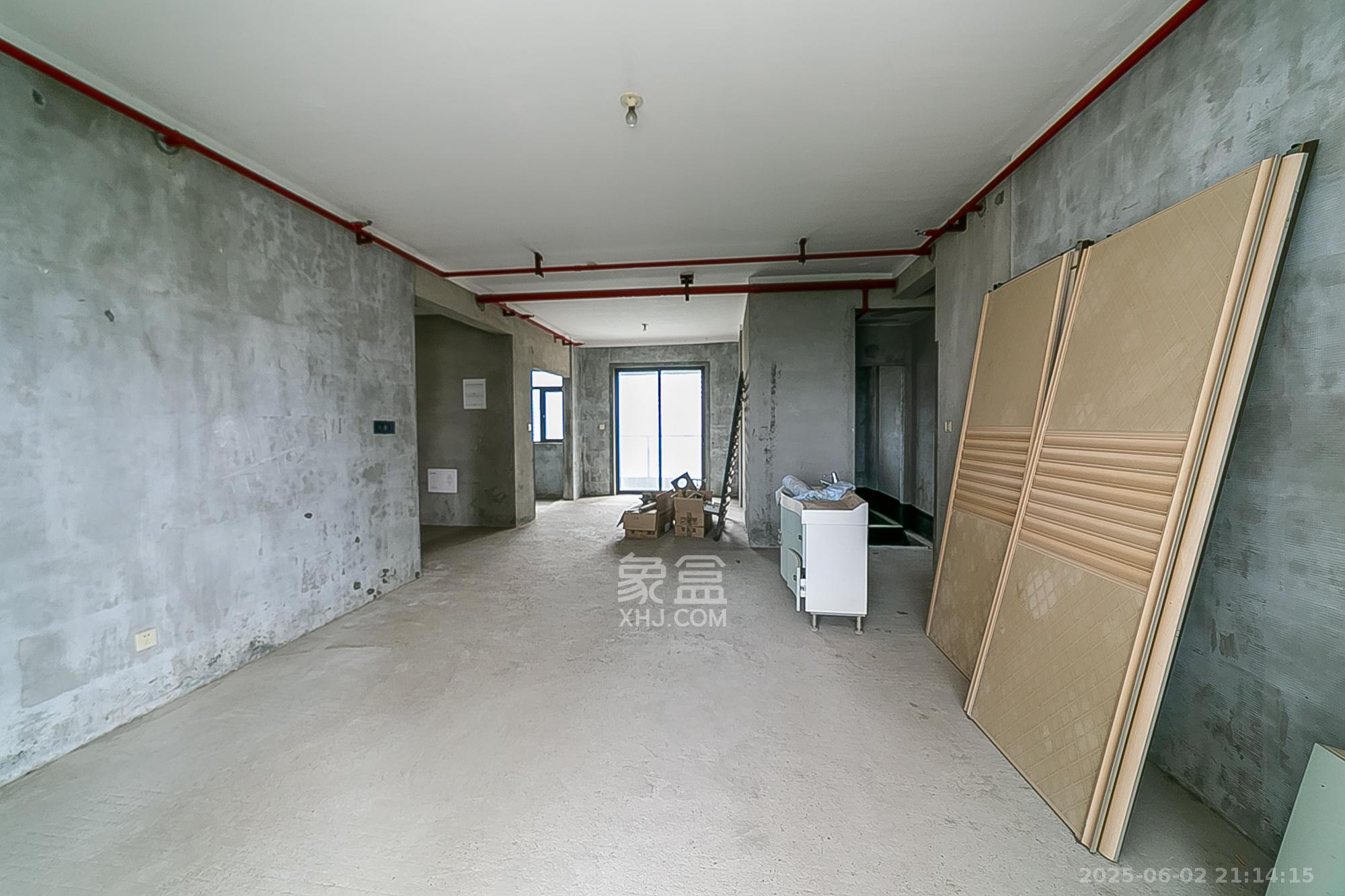 中建江山壹号  4室2厅3卫   420.00万客厅
