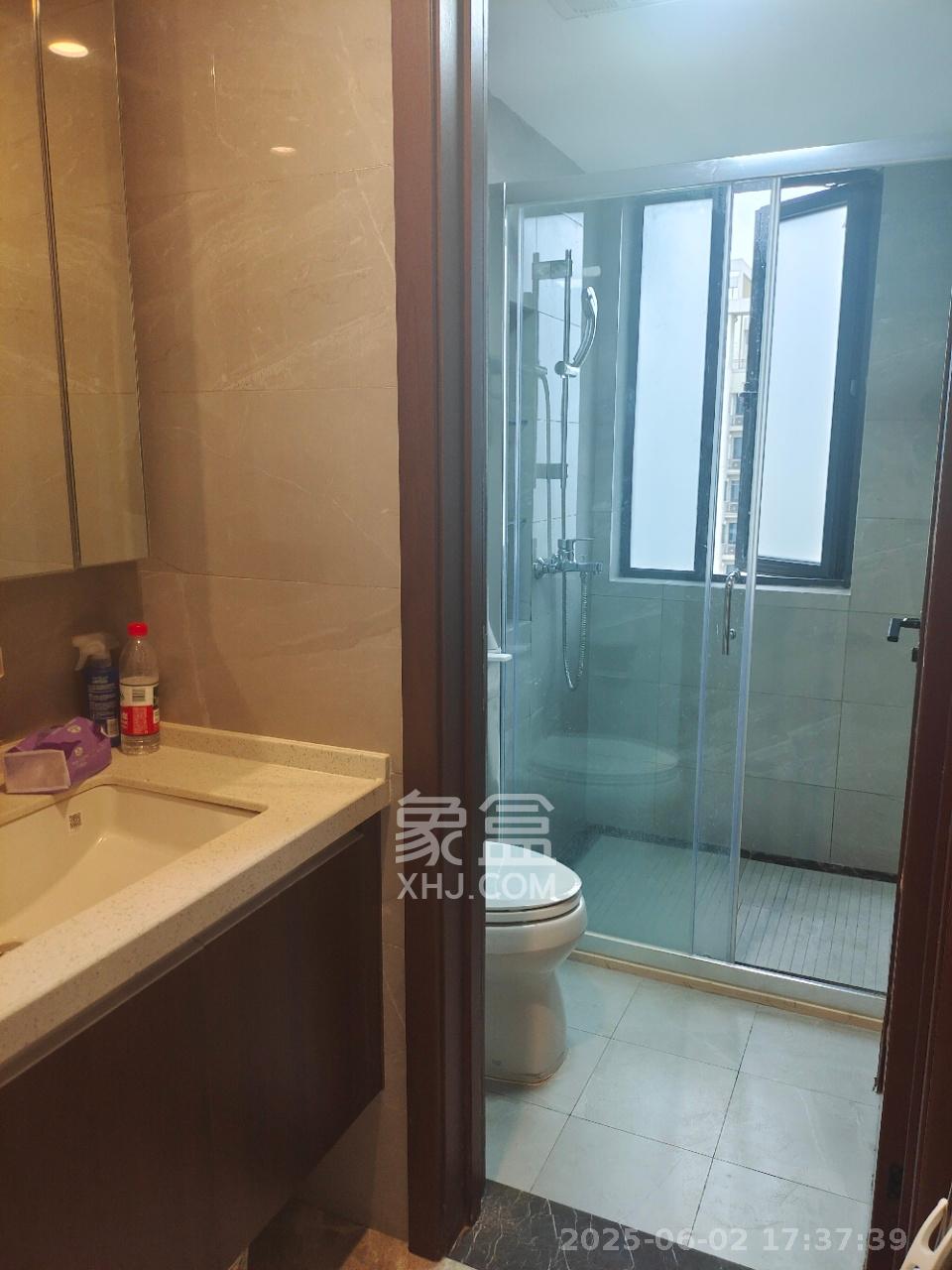 绿地长沙城际空间站（绿地新里佳苑）  4室2厅2卫    3800.0元/月室内图