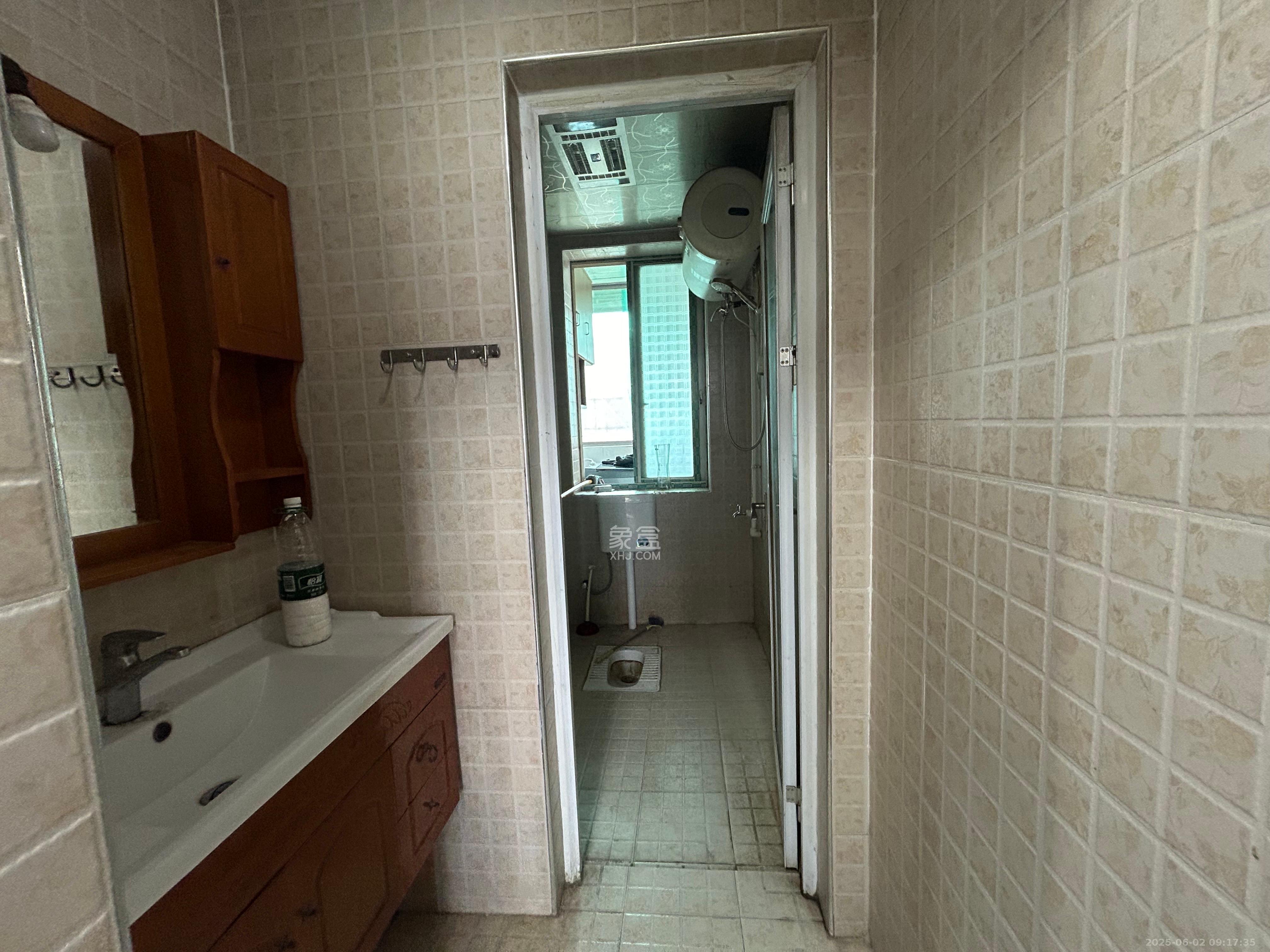 杉木村安置小区 3室1厅2卫 1500.0元/月 杉木村安置小区 3室1厅2卫 1500.0元/月室内图