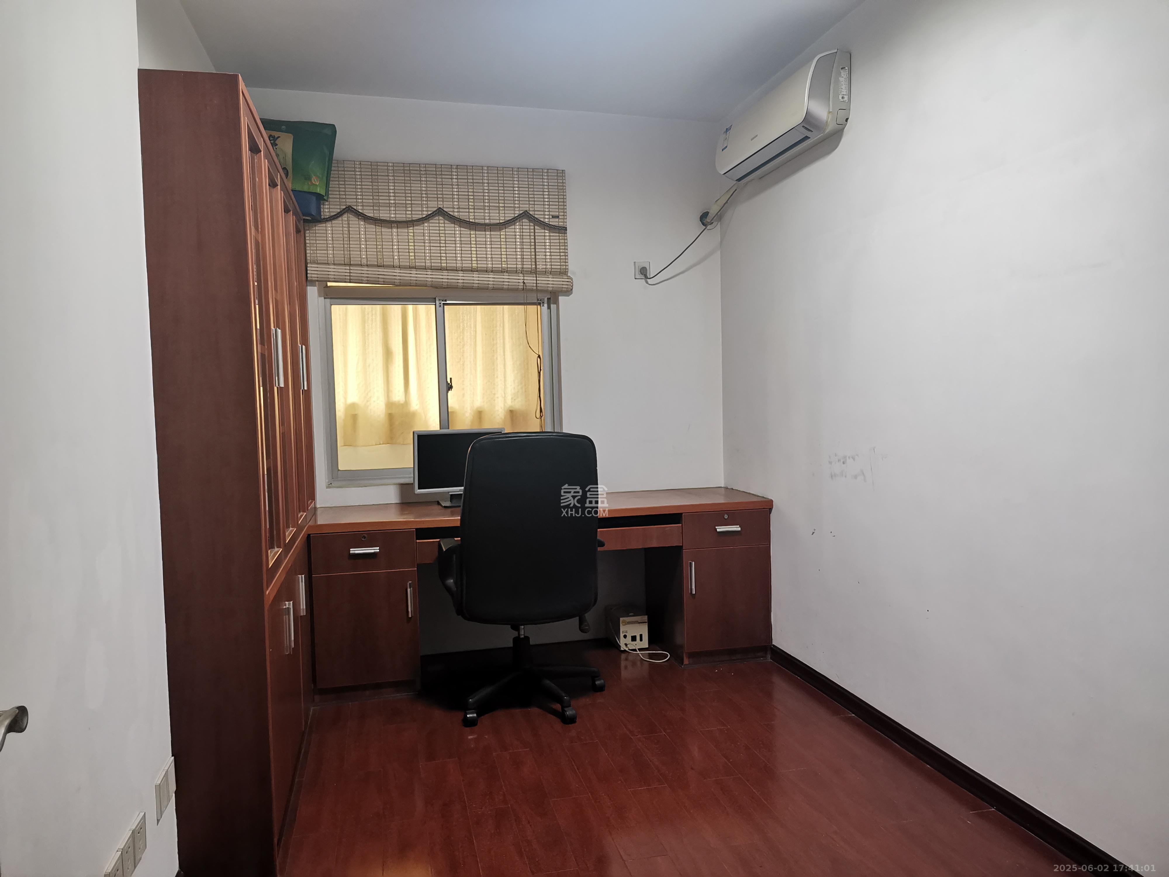 活力康城  3室2厅2卫    3500.0元/月 活力康城  3室2厅2卫    3500.0元/月