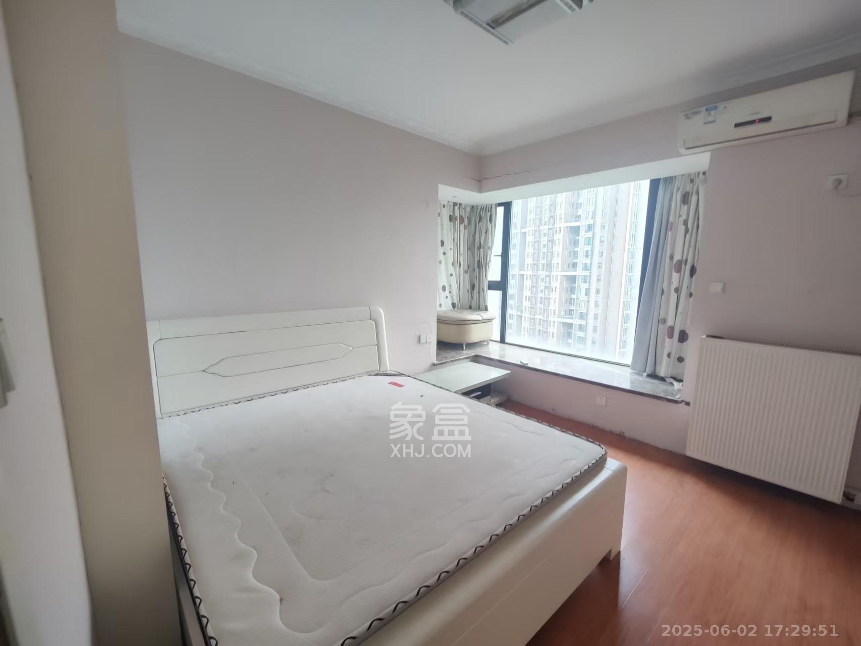 藏珑湖上国际花园 2室2厅1卫 2600.0元/月 藏珑湖上国际花园 2室2厅1卫 2600.0元/月室内图