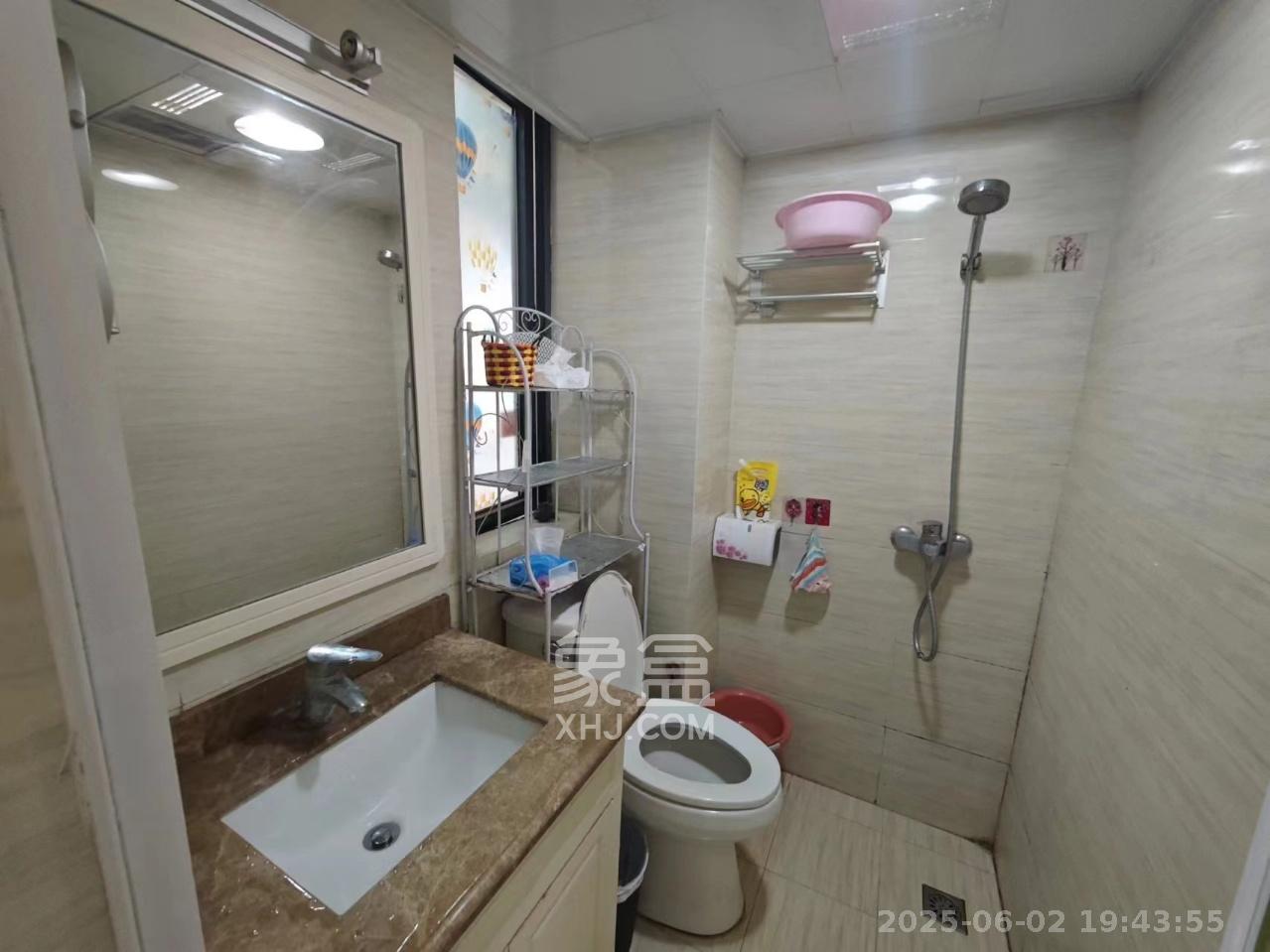 中建芙蓉工社 2室1厅1卫 1600.0元/月 中建芙蓉工社 2室1厅1卫 1600.0元/月室内图