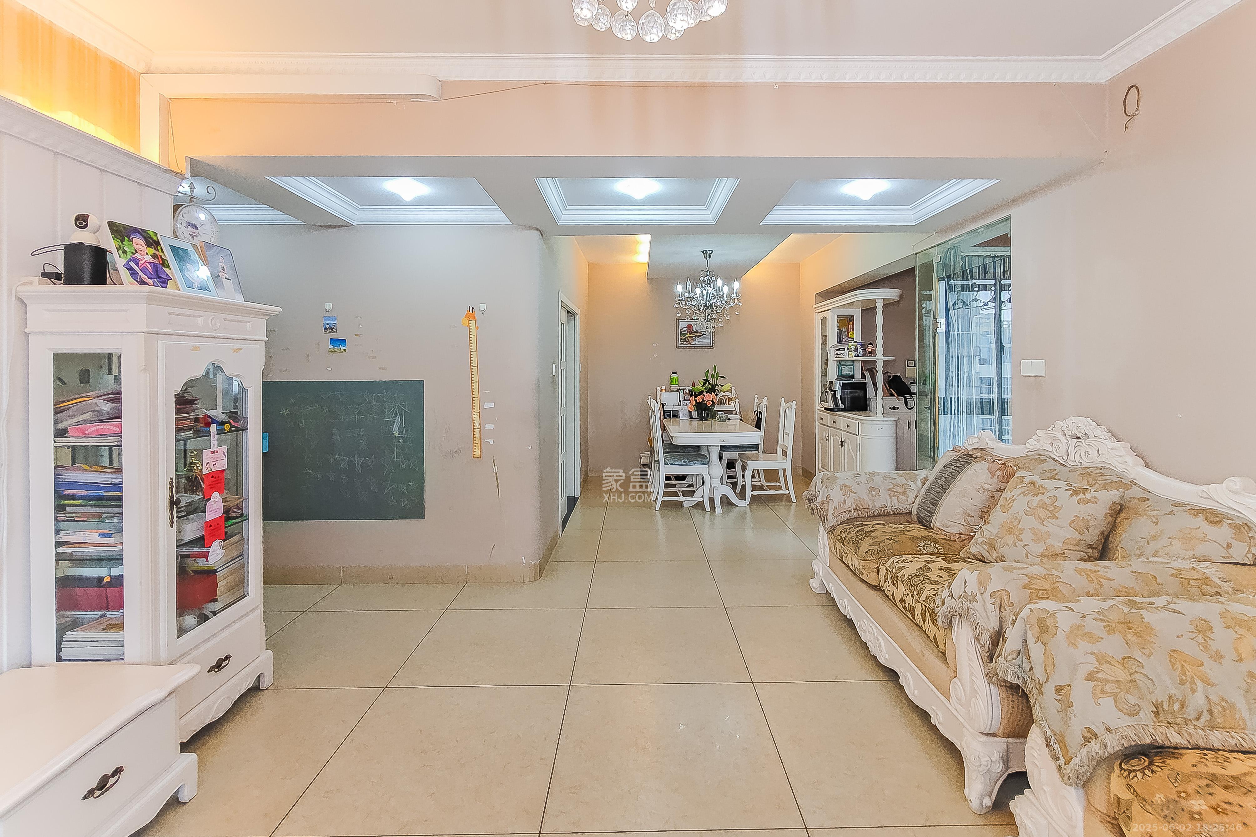 格蓝康都  3室2厅2卫    98.8万 格蓝康都  3室2厅2卫    98.8万客厅