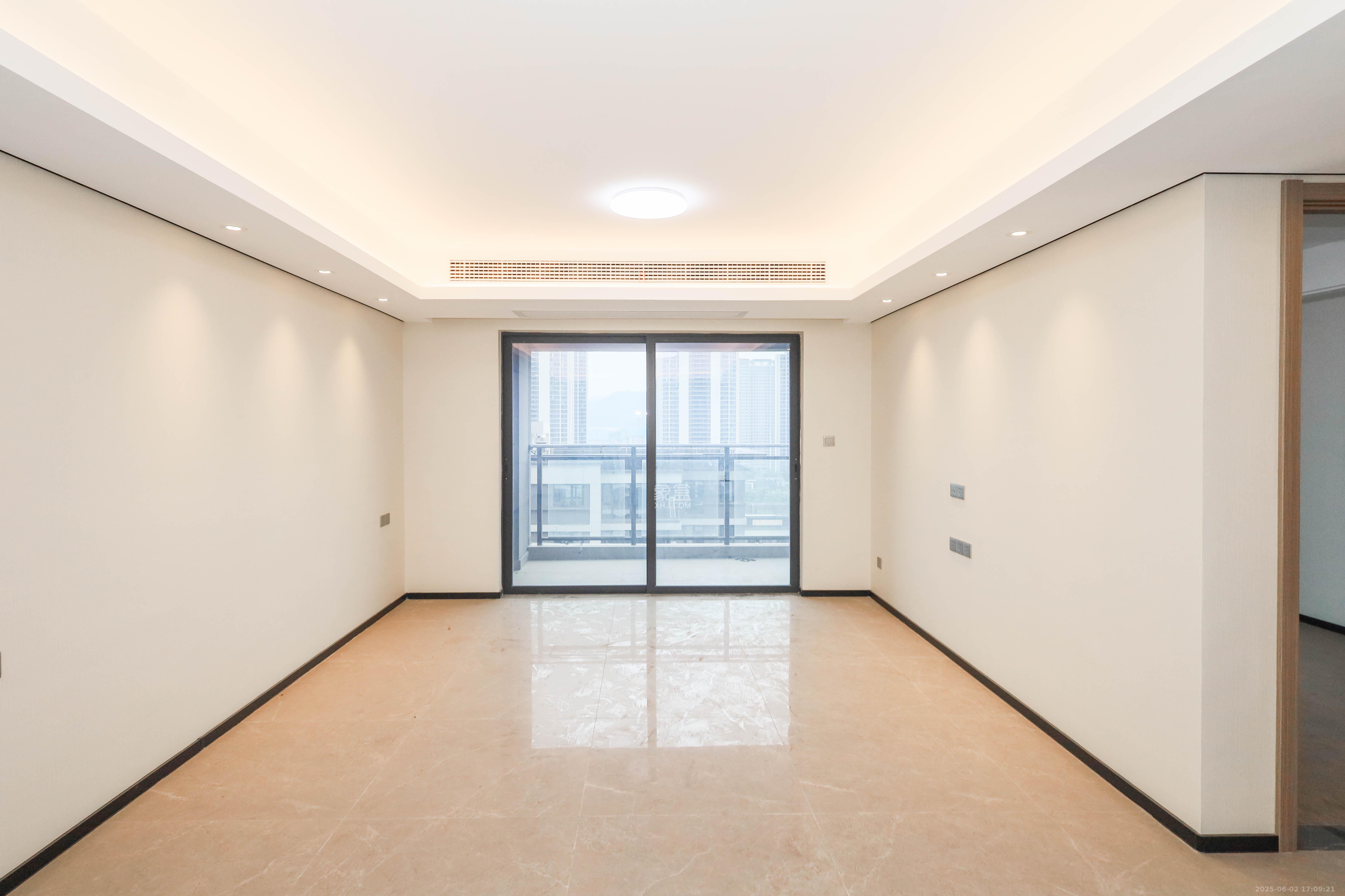 中海麓山境北区  4室2厅2卫    178.0万 中海麓山境北区  4室2厅2卫    178.0万客厅