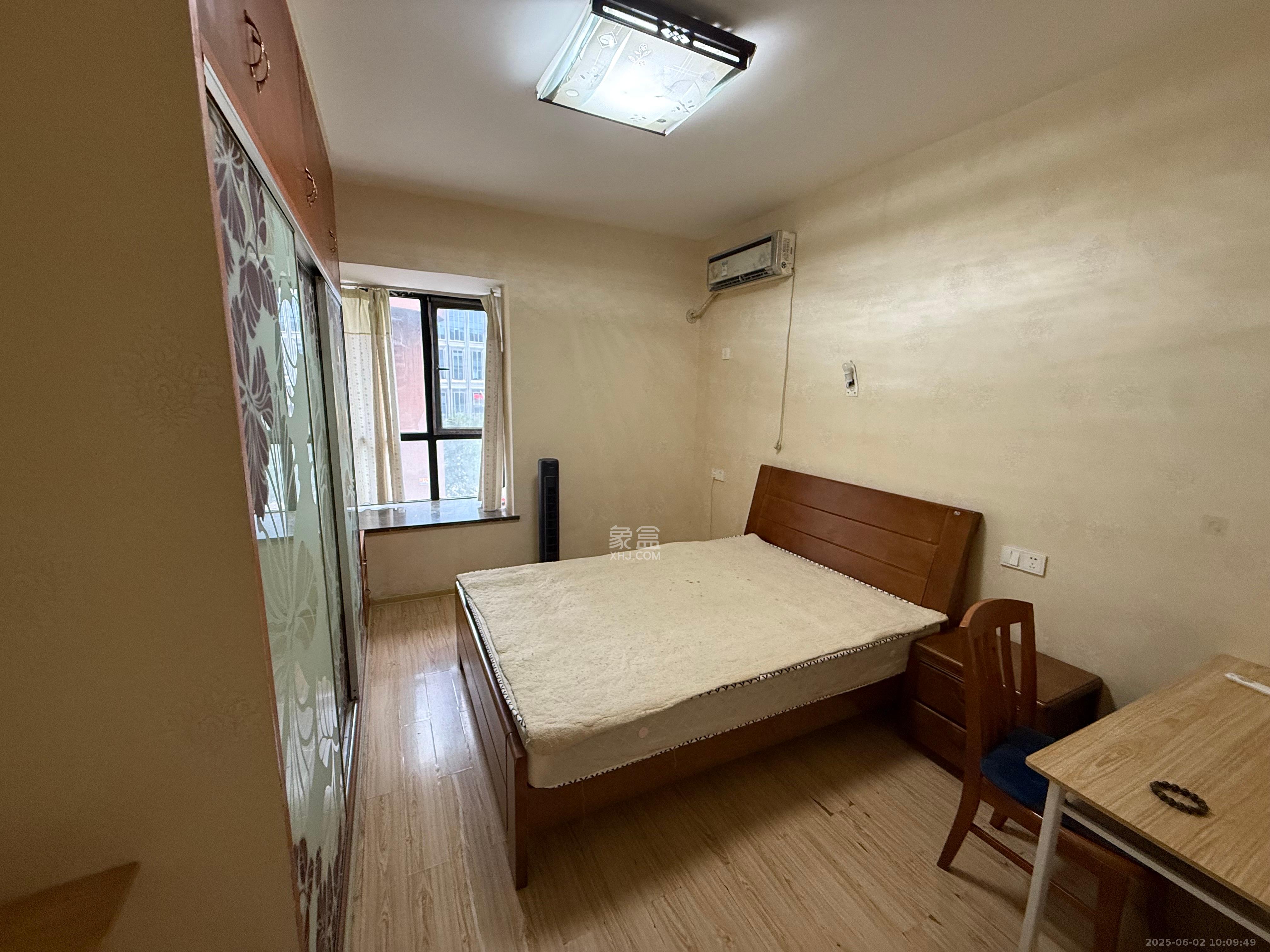 鑫远湘府华城 3室2厅1卫 2400.0元/月 鑫远湘府华城 3室2厅1卫 2400.0元/月室内图