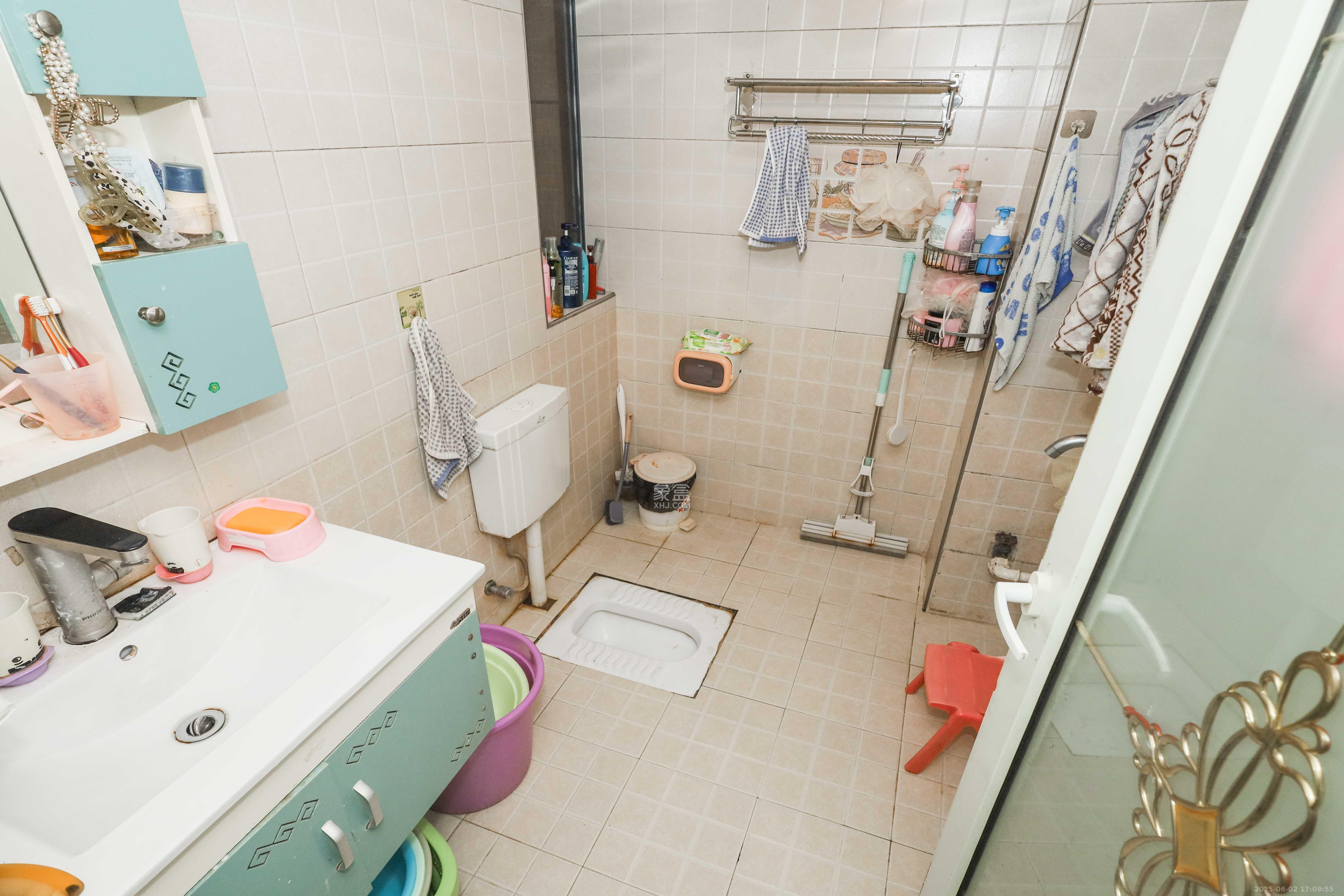 保利麓谷林语A区  3室2厅1卫    81.98万卫生间