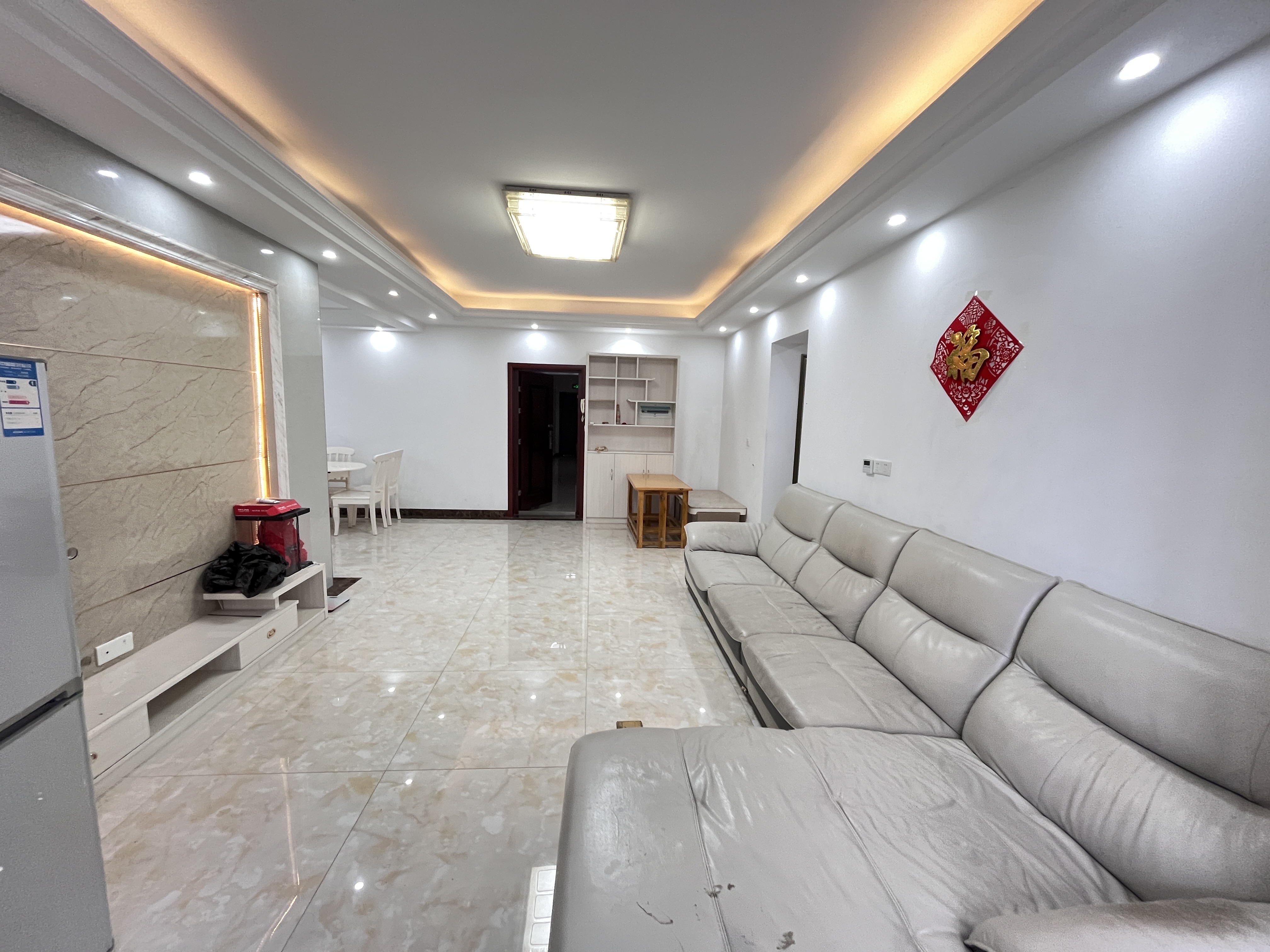 维港御景湾 3室2厅2卫 1800.0元/月 维港御景湾 3室2厅2卫 1800.0元/月室内图