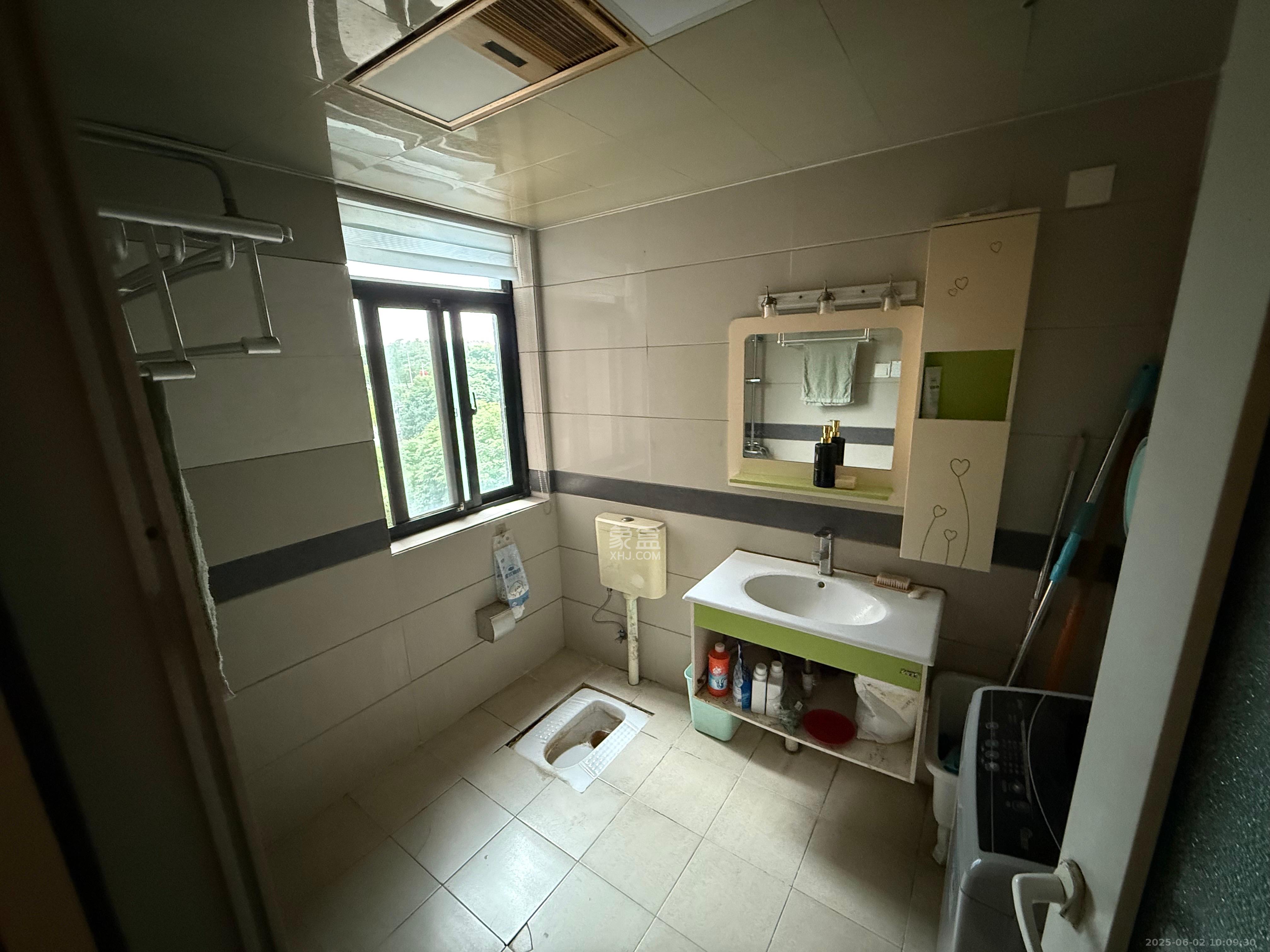 鑫远湘府华城 3室2厅1卫 2400.0元/月 鑫远湘府华城 3室2厅1卫 2400.0元/月室内图