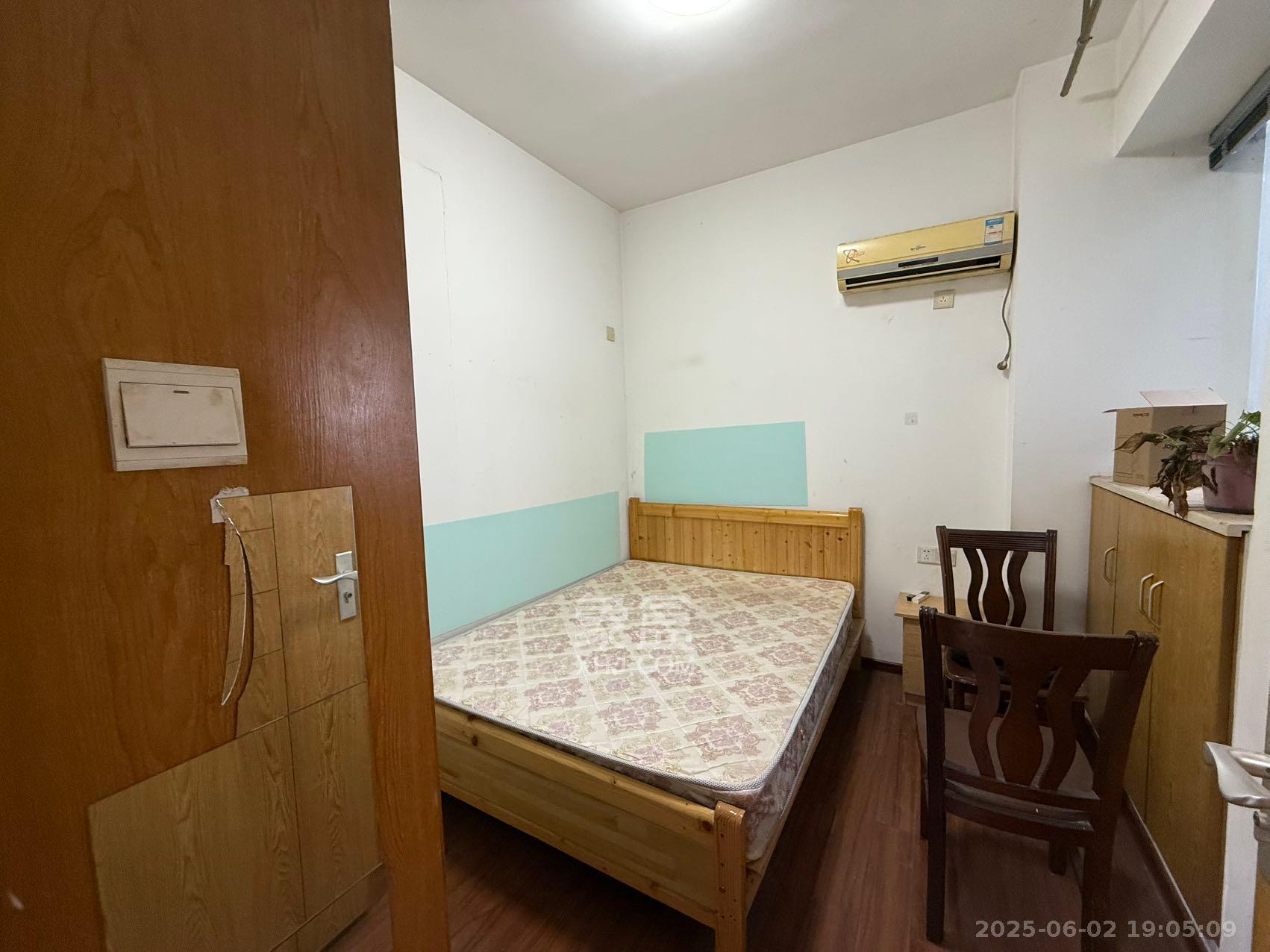 红星国际星城 1室1厅1卫 1600.0元/月 红星国际星城 1室1厅1卫 1600.0元/月室内图