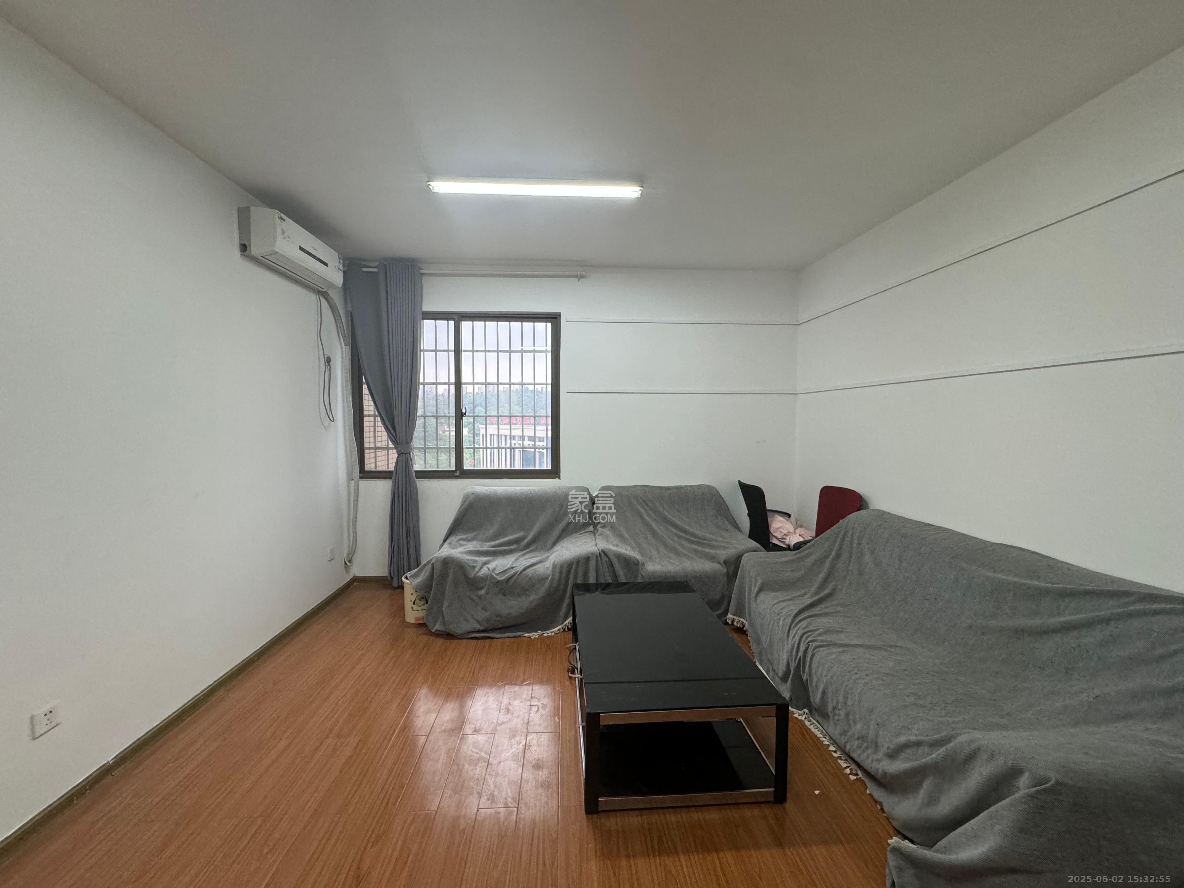 阳光晶城 2室2厅1卫 1900.0元/月 阳光晶城 2室2厅1卫 1900.0元/月室内图