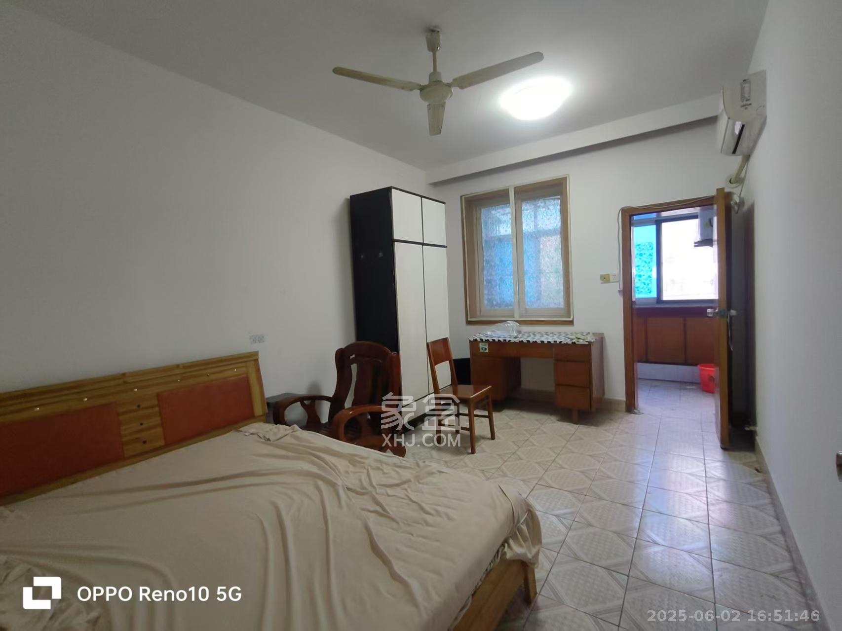 留芳岭社区 2室1厅1卫 1600.0元/月 留芳岭社区 2室1厅1卫 1600.0元/月室内图