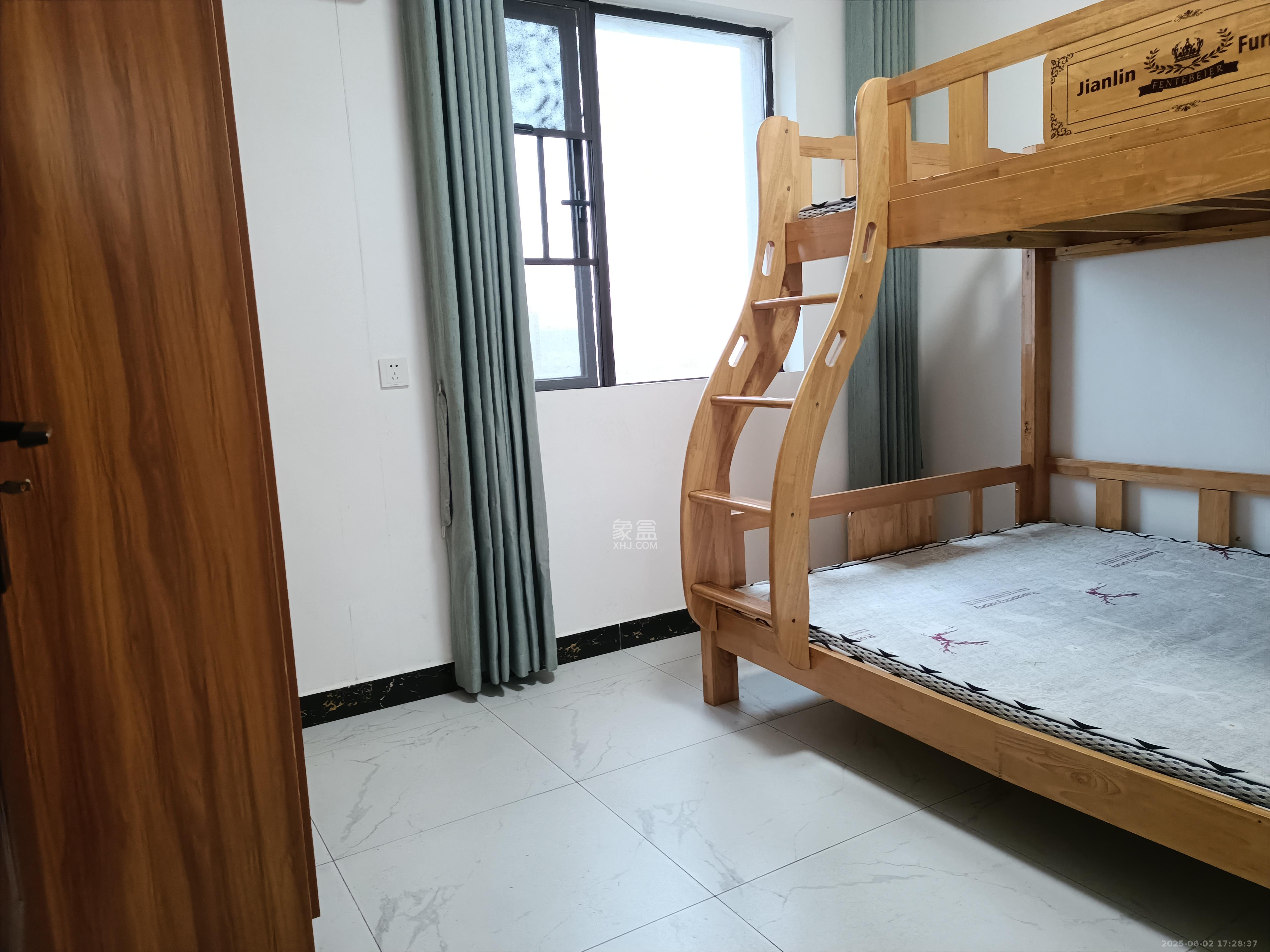 上园商住小区  3室1厅1卫   3000.00元/月室内图