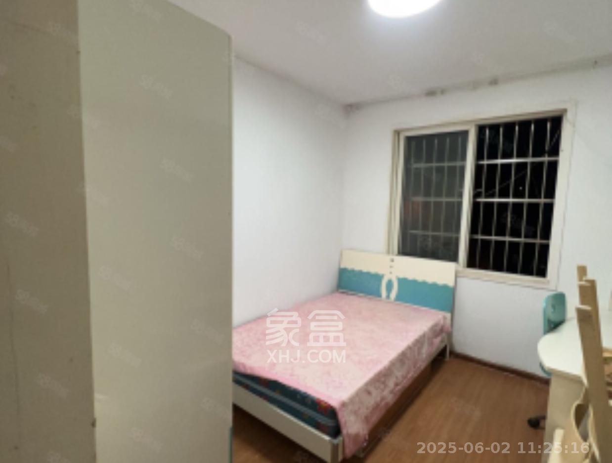 富绿新村  3室1厅1卫   1900.00元/月室内图