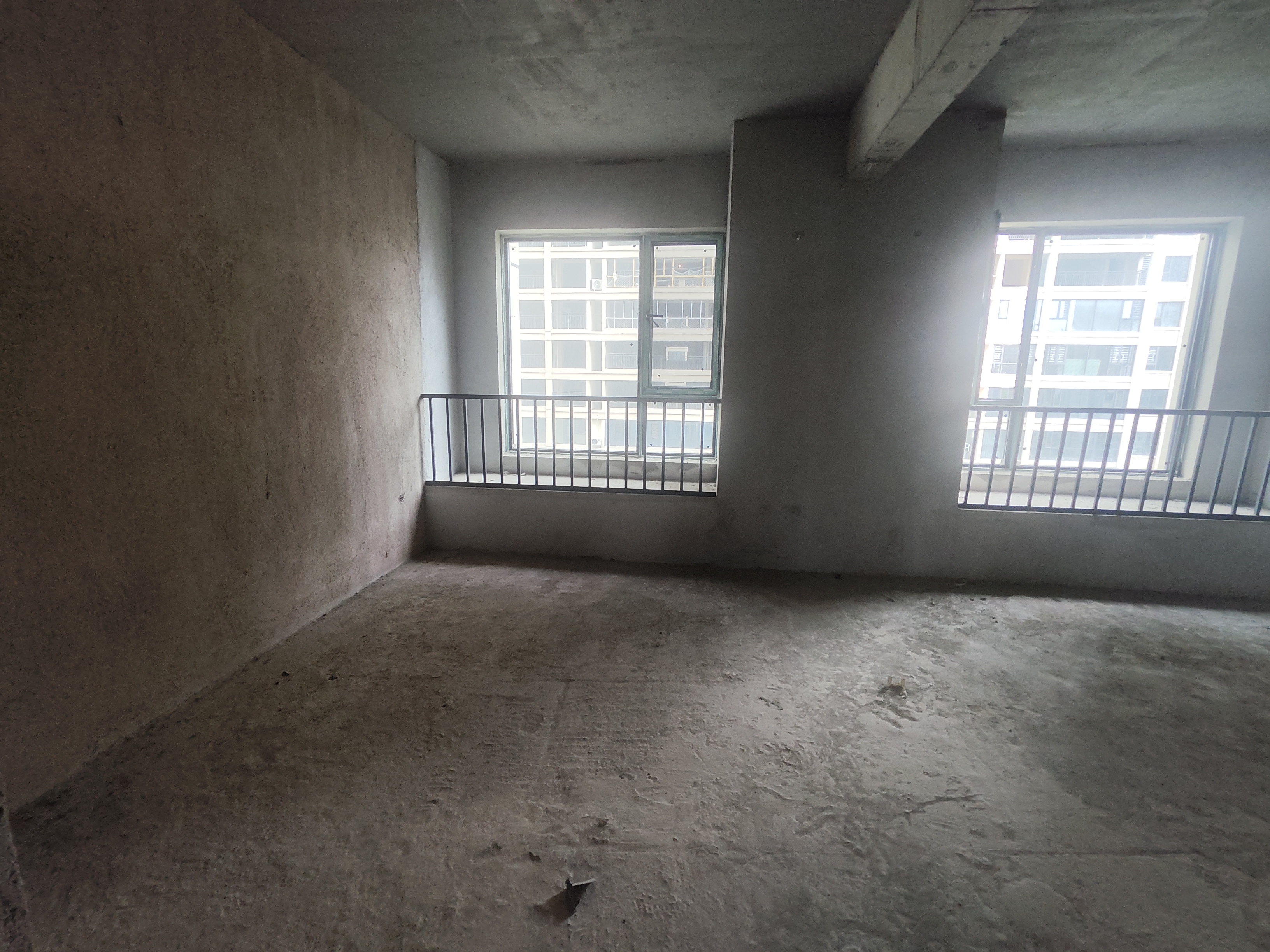 金信园林嘉园 4室2厅2卫 90.0万 金信园林嘉园 4室2厅2卫 90.0万客厅