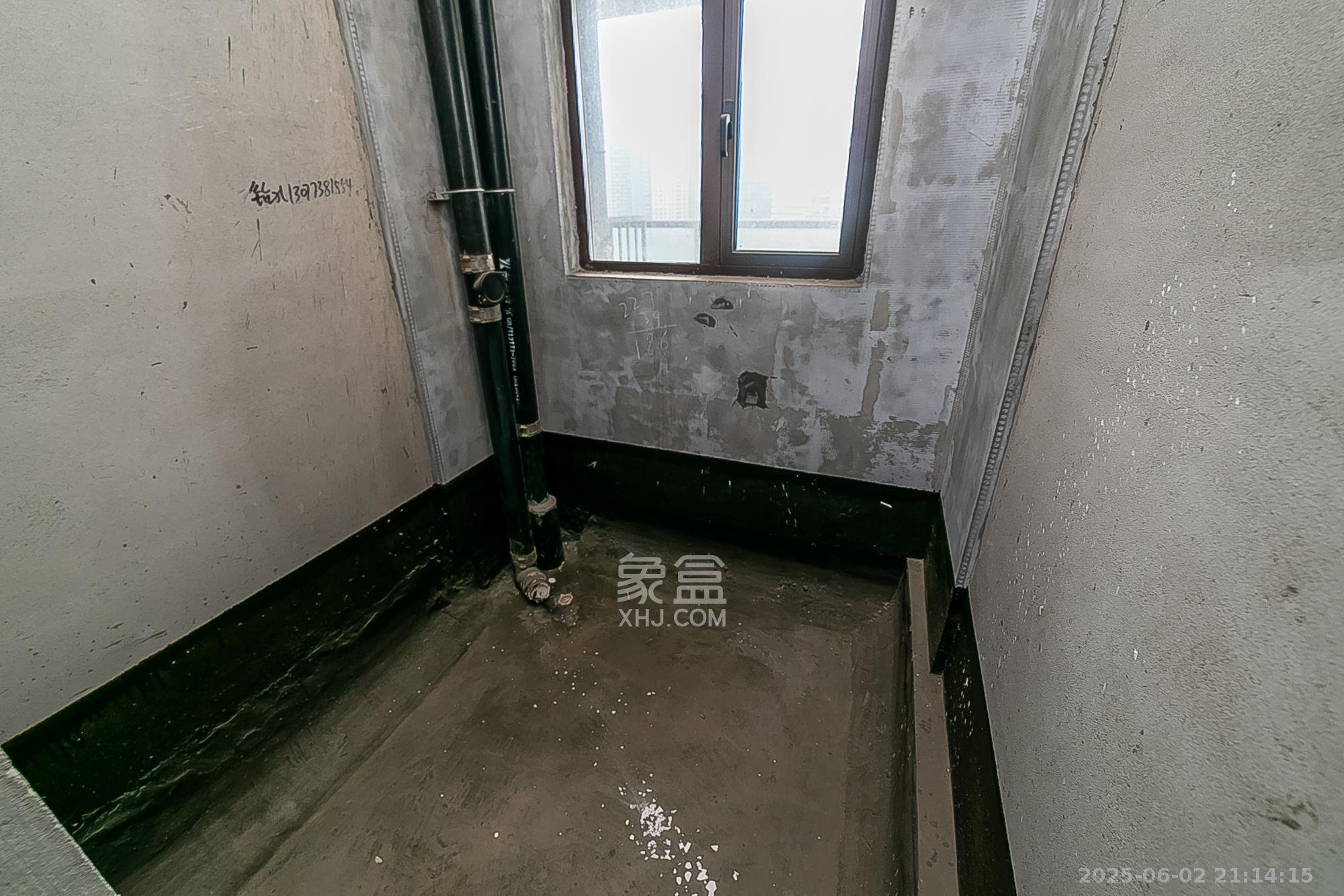 中建江山壹号  4室2厅3卫   420.00万卫生间