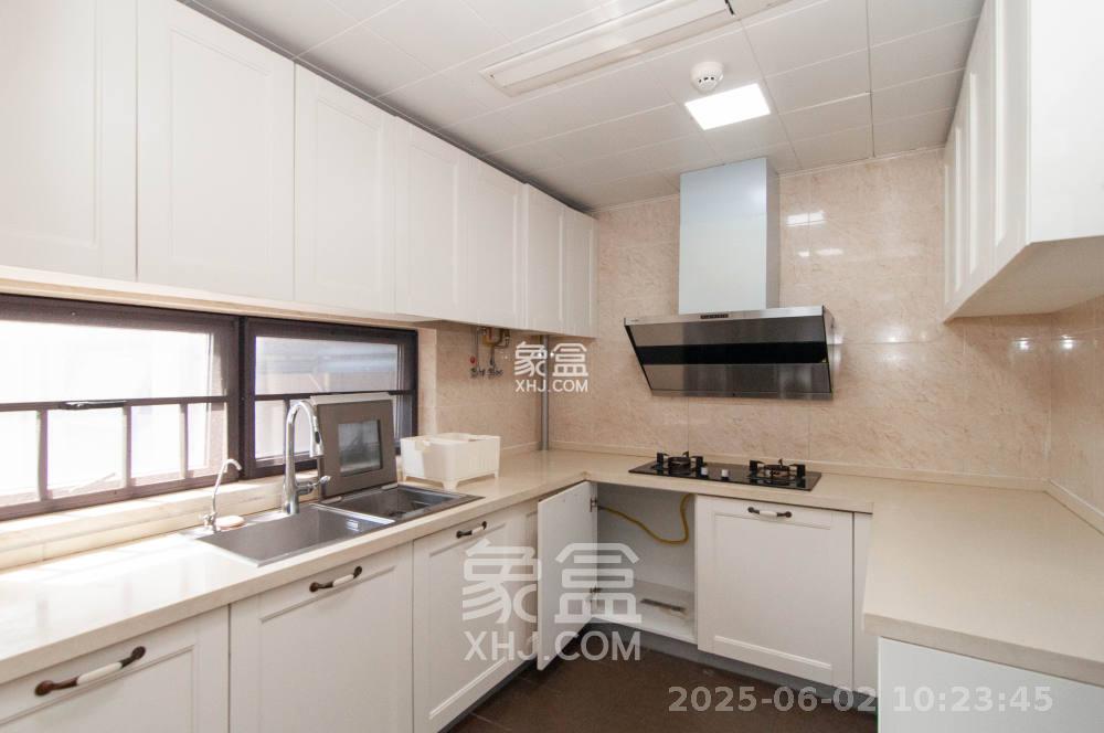 万科里梅溪郡  4室2厅2卫   4000.00元/月室内图