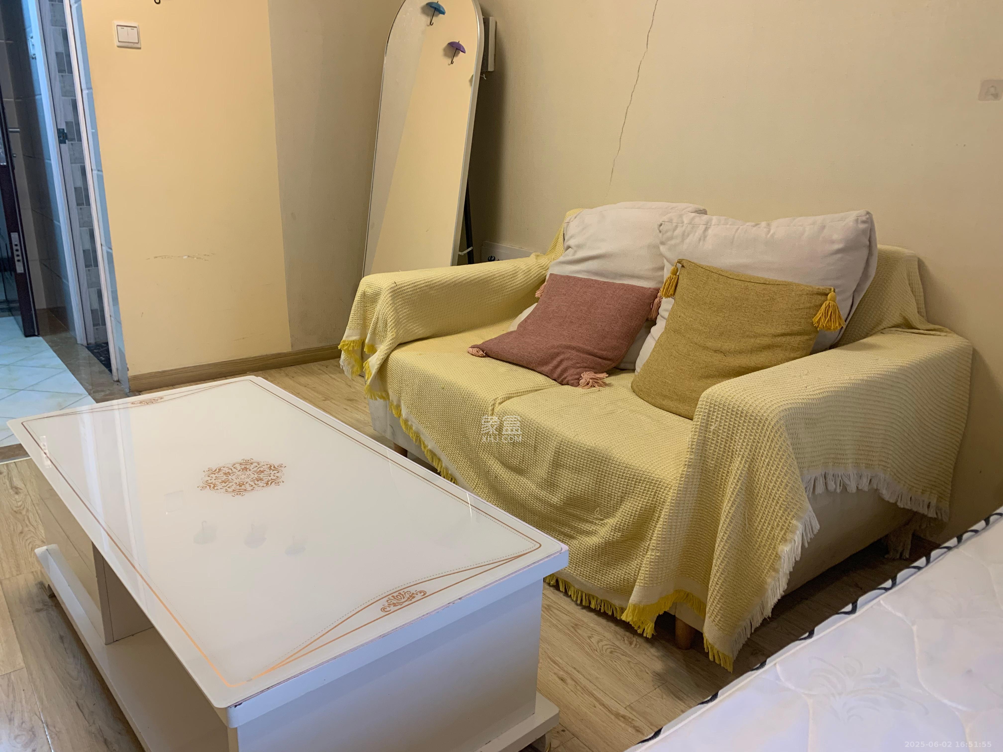 中建芙蓉嘉苑 1室1厅1卫 1100.0元/月 中建芙蓉嘉苑 1室1厅1卫 1100.0元/月室内图