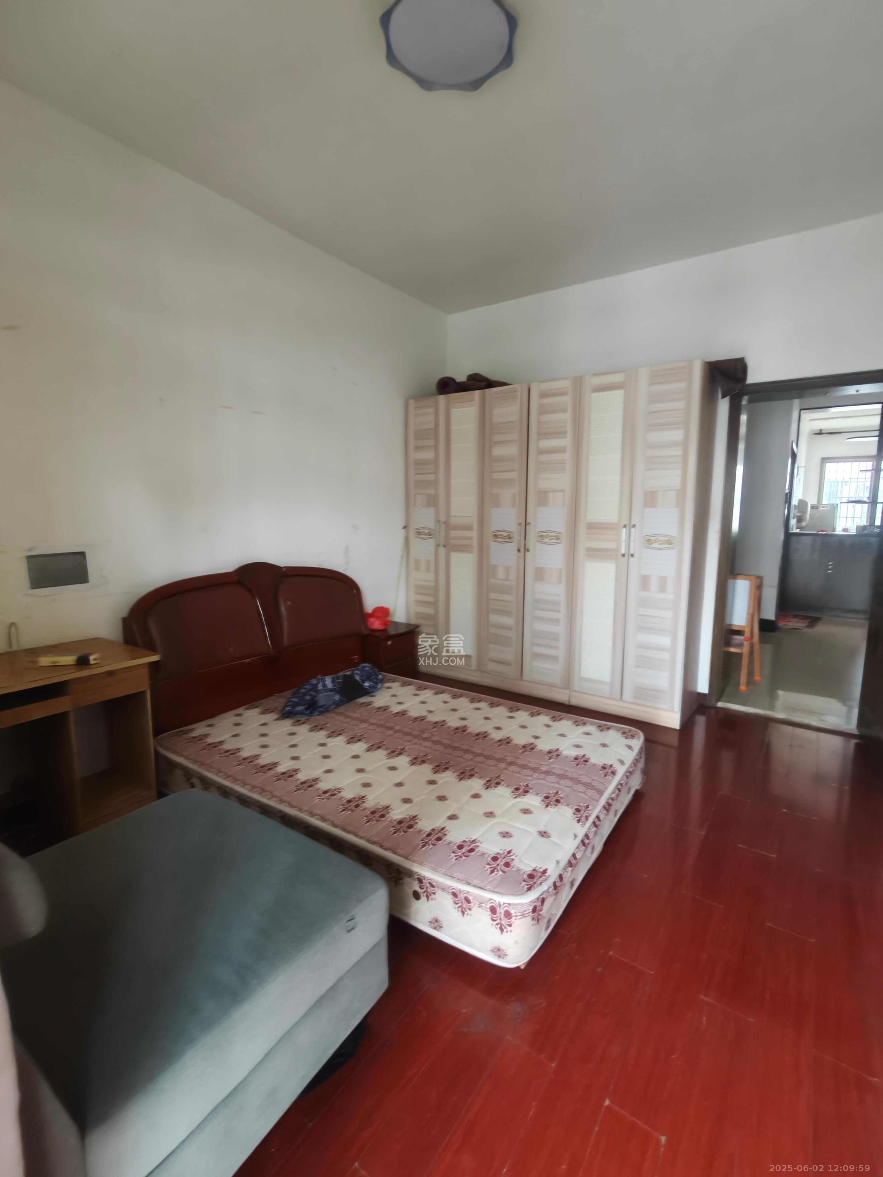 中南汽车世界 2室1厅1卫 900.0元/月 中南汽车世界 2室1厅1卫 900.0元/月室内图